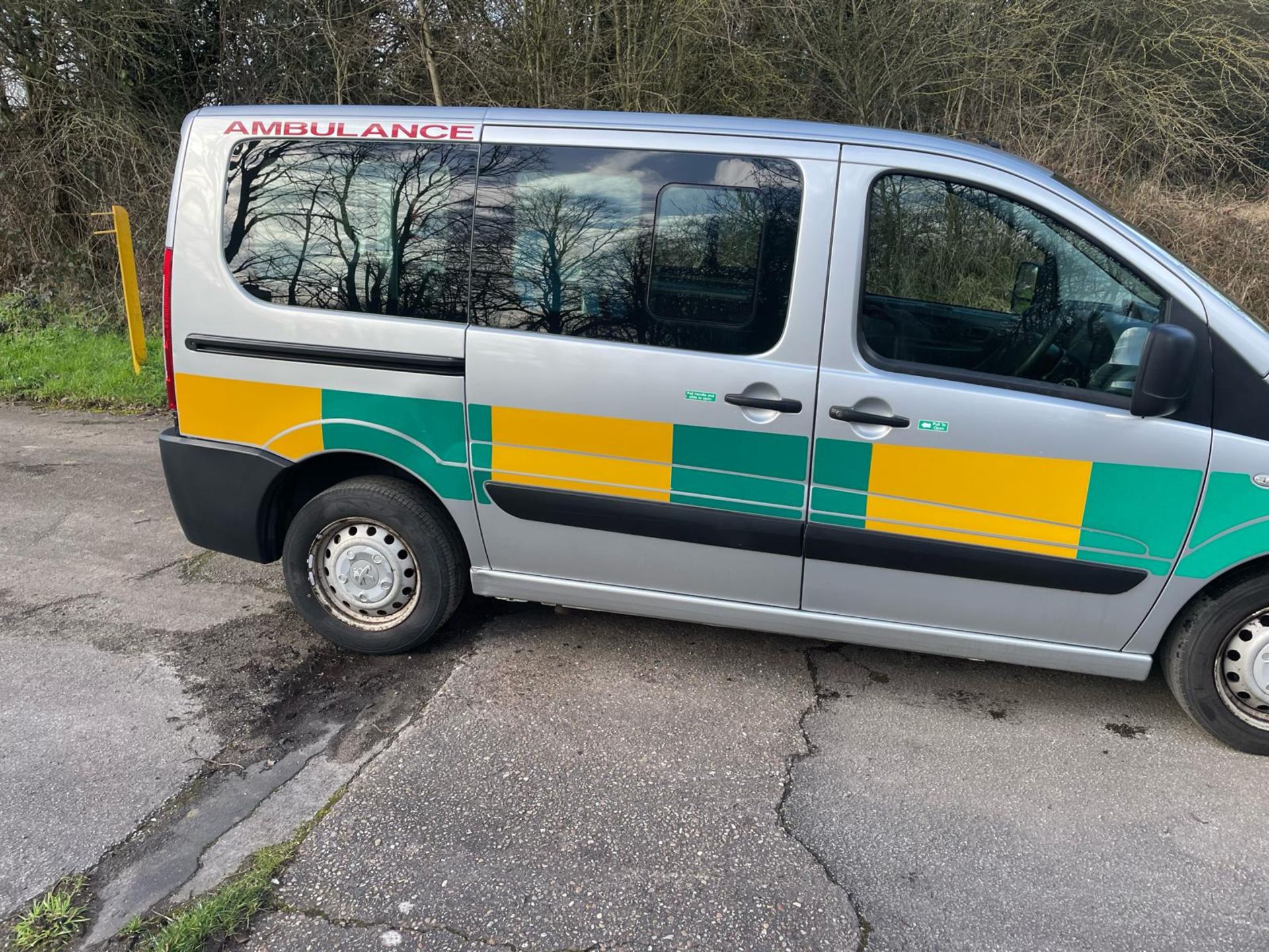 (AMBULANCE) DISABLED VEHICLE WITH RAMP! 2015/15 REG PEUGEOT EXPERT TEPEE COMFORT L1 HDI 2.0 DIESEL - Image 7 of 27
