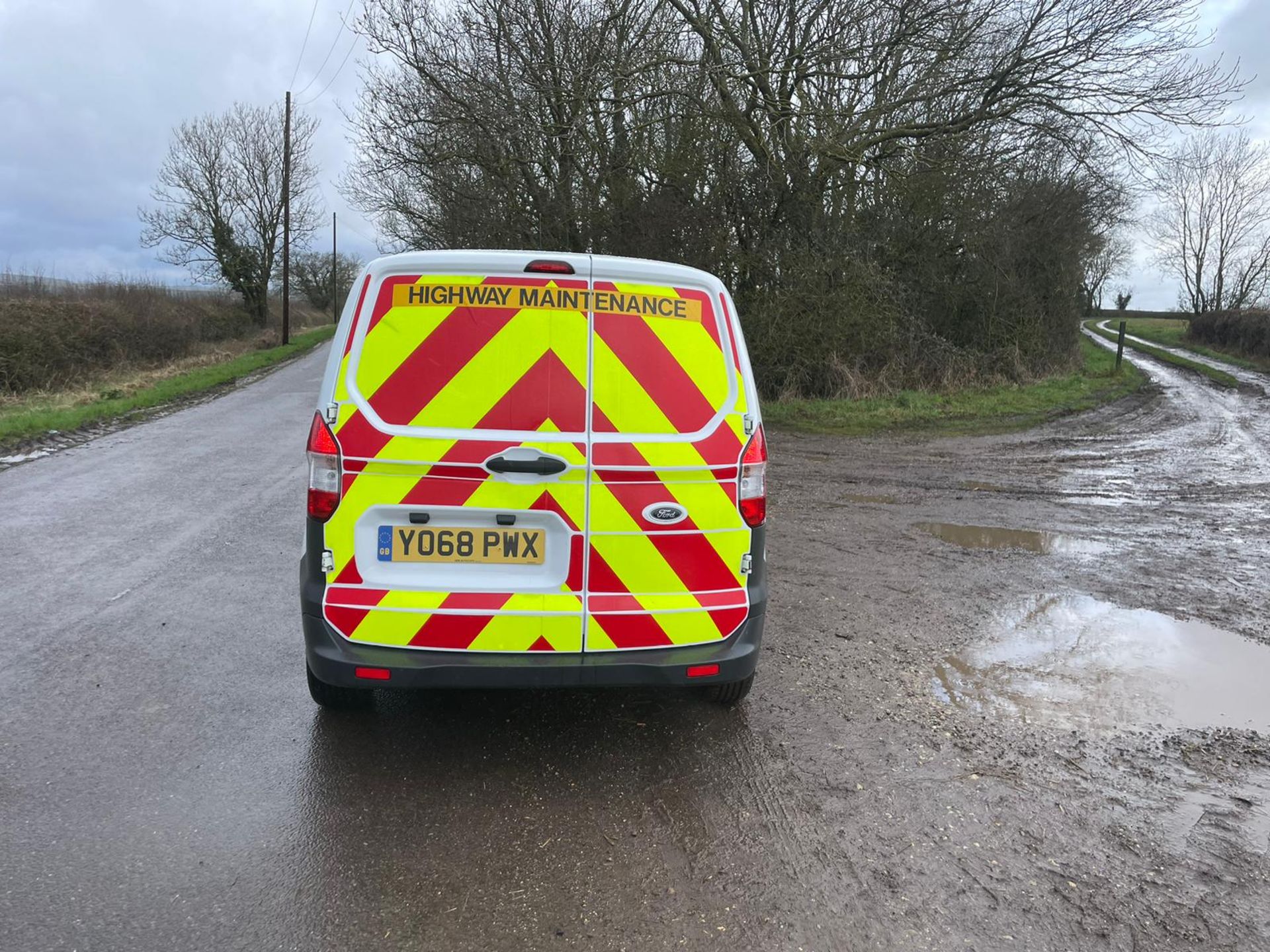 2019/68 REG FORD TRANSIT COURIER TREND TDCI 1.5 DIESEL MANUAL PANEL VAN, SHOWING 1 FORMER KEEPER - Image 6 of 13