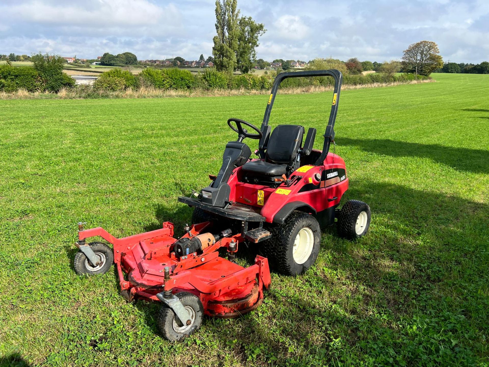 Shibaura CM364 4WD Outfront Ride On Mower *PLUS VAT* - Image 7 of 17