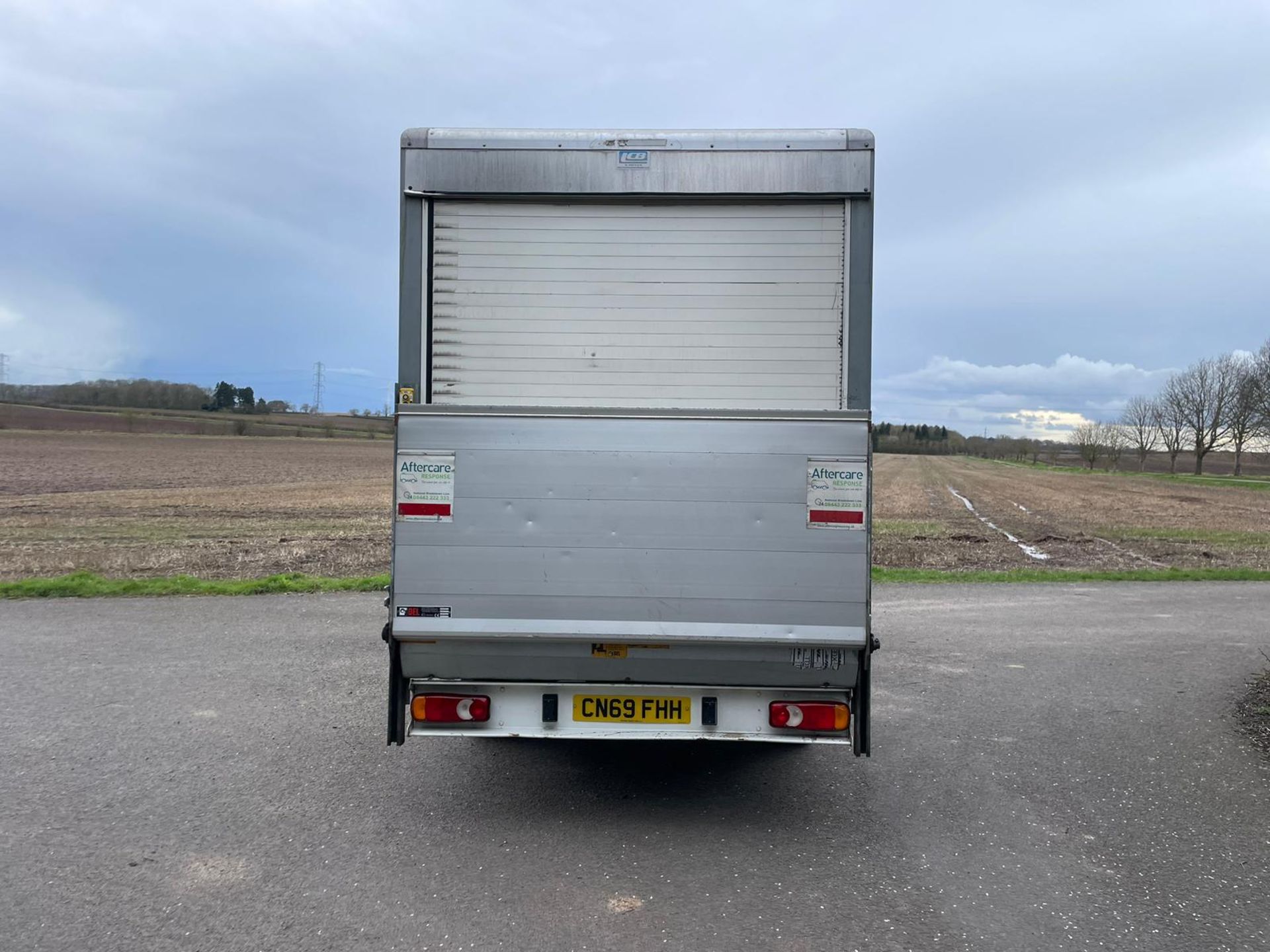 LOW MILES! 2020/69 REG PEUGEOT BOXER 335 L3 BLUE HDI BOX VAN 2.2 DIESEL, SHOWING 1 FORMER KEEPER - Image 6 of 12