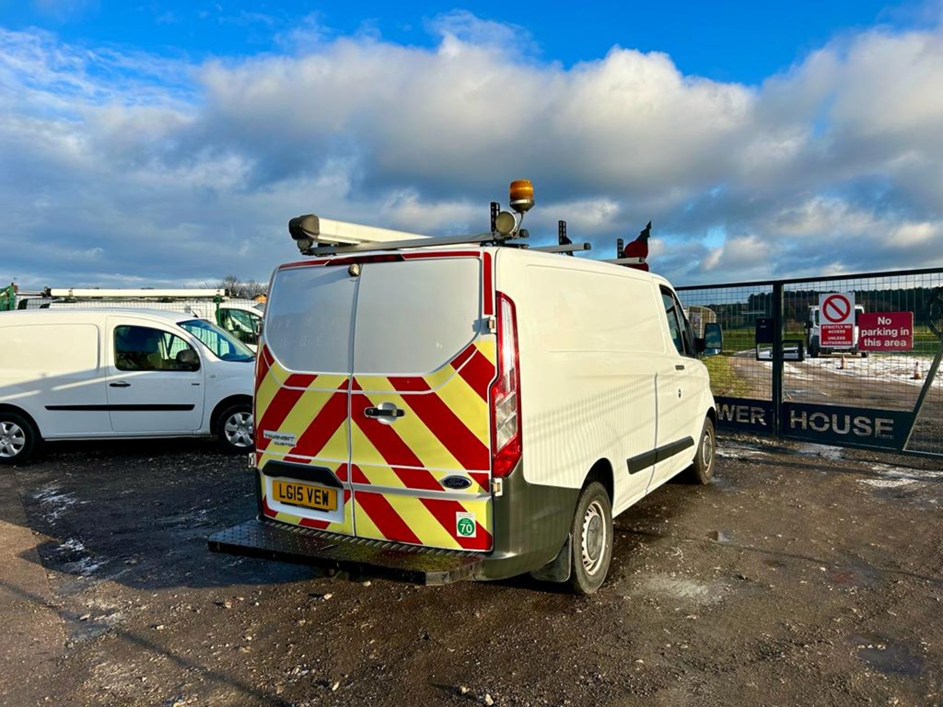 2015 FORD TRANSIT CUSTOM 310 ECO-TECH WHITE PANEL VAN *NO VAT* - Image 11 of 20