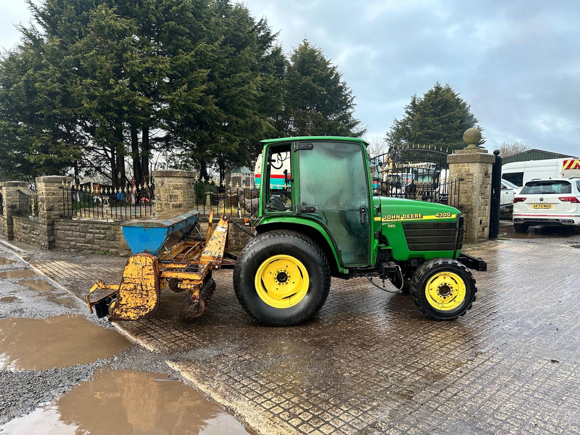 JOHN DEERE 4300 32HP 4WD COMPACT TRACTOR *PLUS VAT* - Image 4 of 14