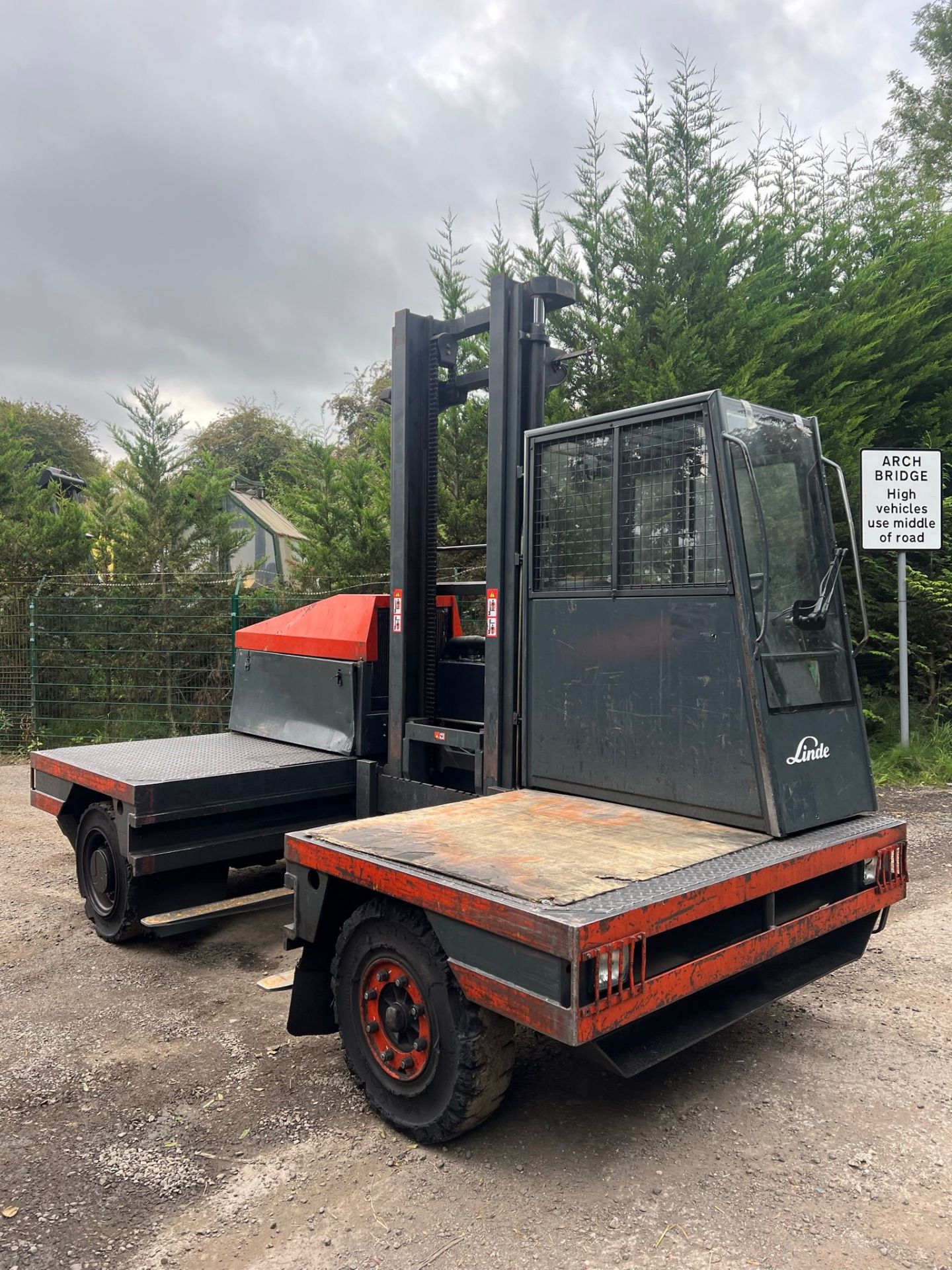 LINDI S40 SIDE LOADER FORKLIFT *PLUS VAT* - Image 2 of 14