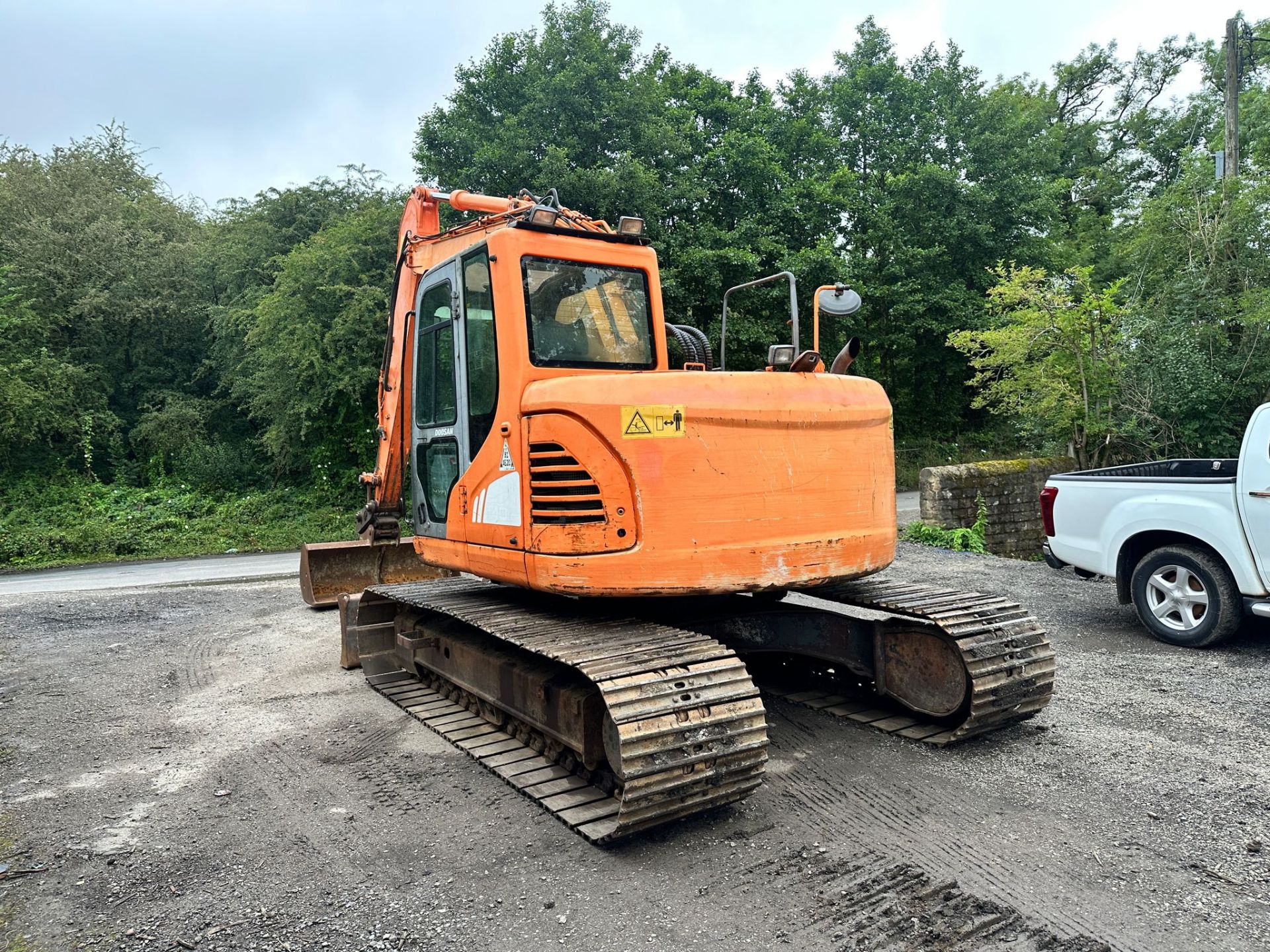 2011 DOOSAN DX140LCR EXCAVATOR WITH BLADE *PLUS VAT* - Image 8 of 26