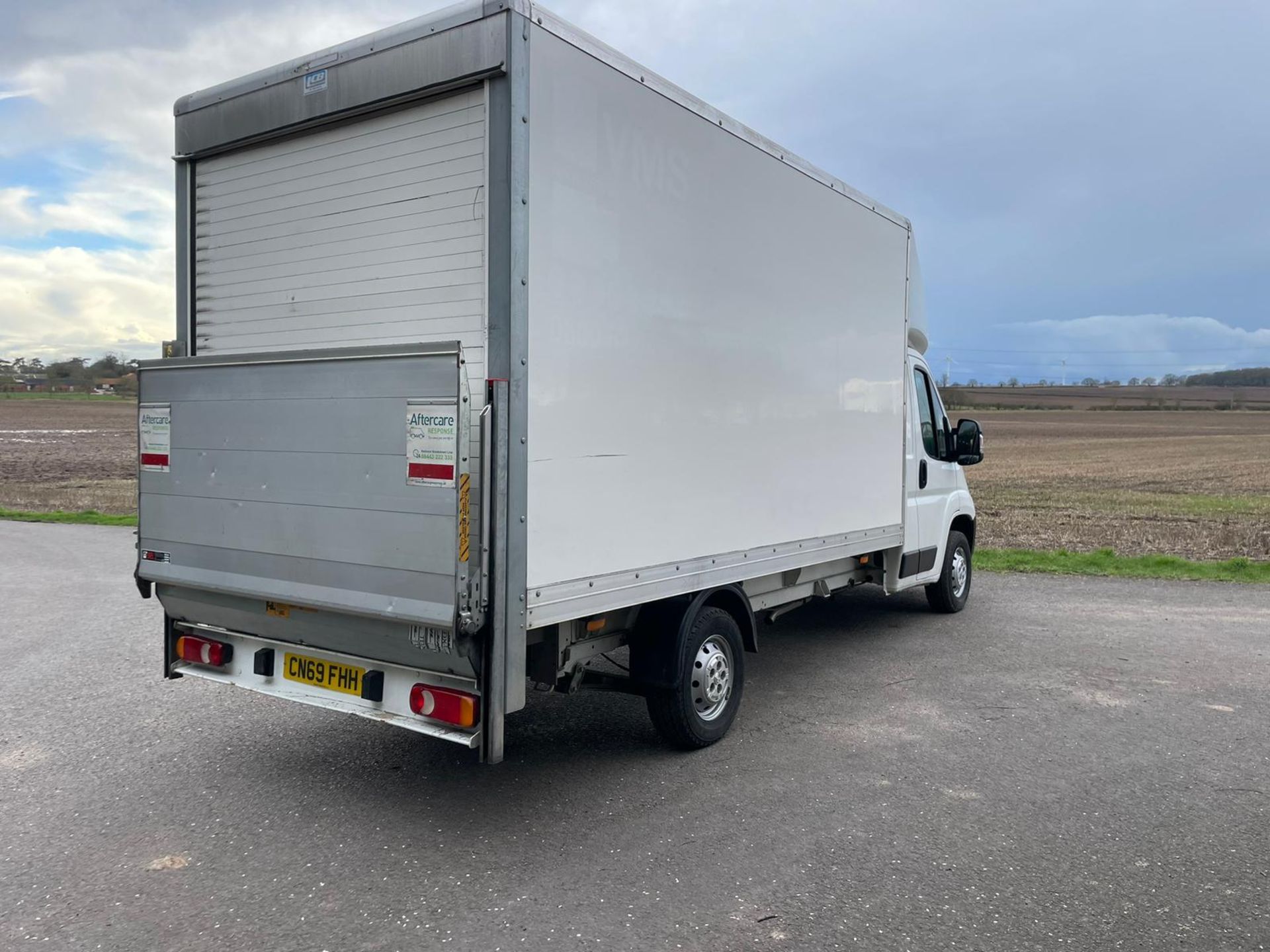 LOW MILES! 2020/69 REG PEUGEOT BOXER 335 L3 BLUE HDI BOX VAN 2.2 DIESEL, SHOWING 1 FORMER KEEPER - Image 7 of 12