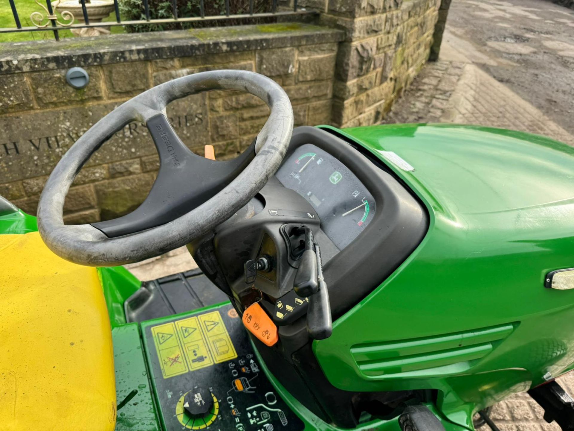 JOHN DEERE X740 RIDE ON LAWN MOWER *PLUS VAT* - Image 17 of 19