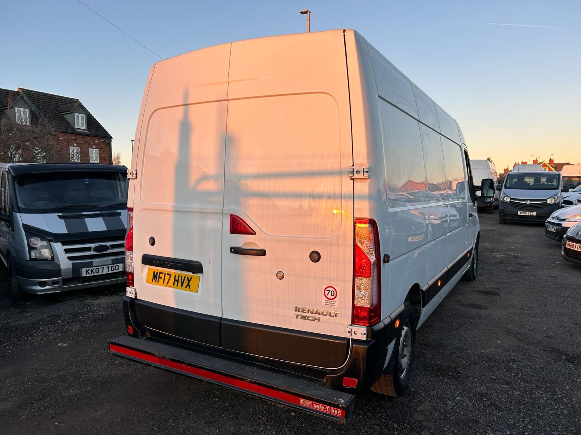 2017 RENAULT MASTER LM35 BUSINESS ENERGYDCI WHITE PANEL VAN *NO VAT* - Image 9 of 15