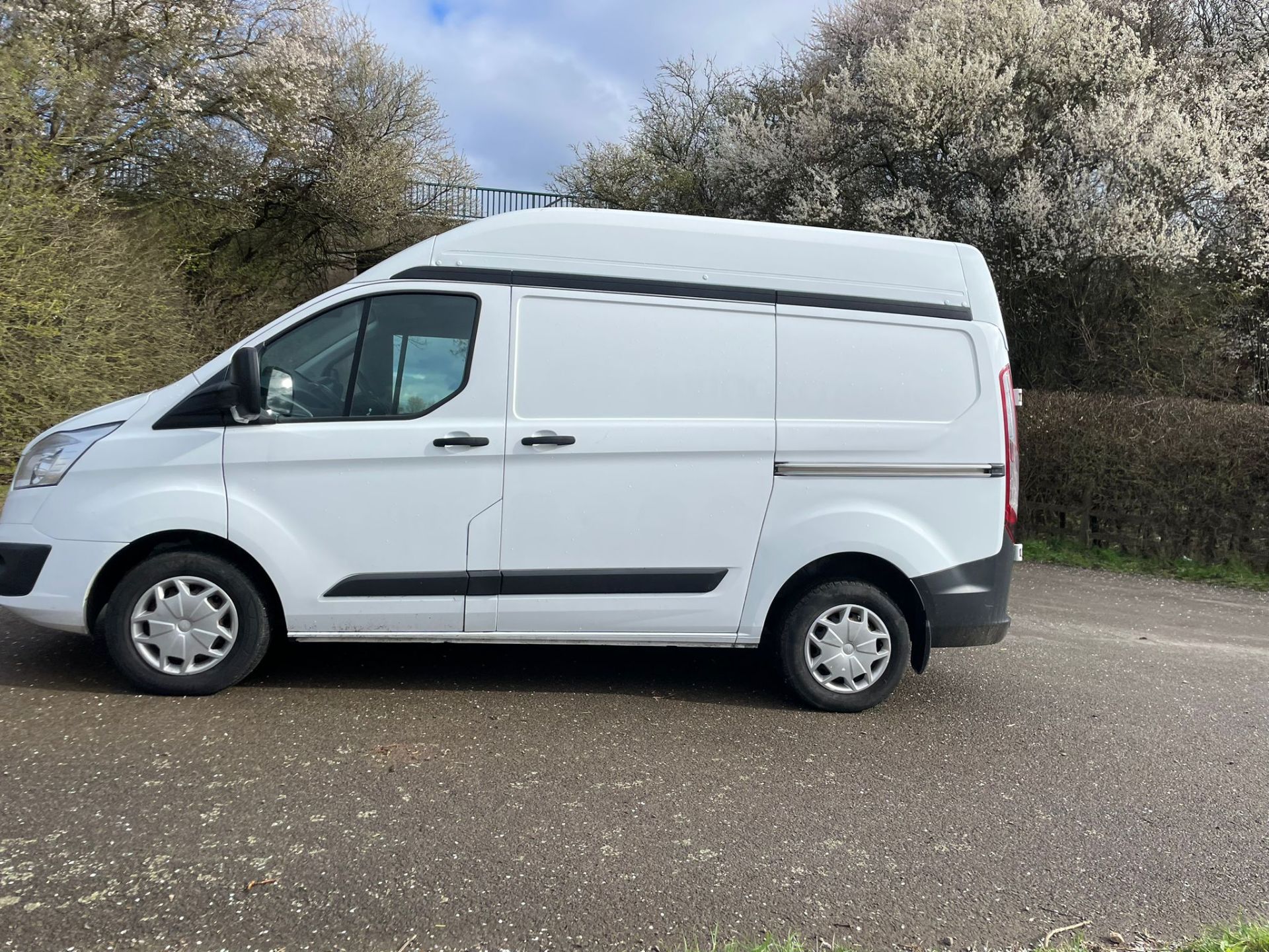 2017/67 REG FORD TRANSIT CUSTOM 290 TREND 2.0 DIESEL WHITE PANEL VAN, SHOWING 1 FORMER KEEPER - Bild 4 aus 14