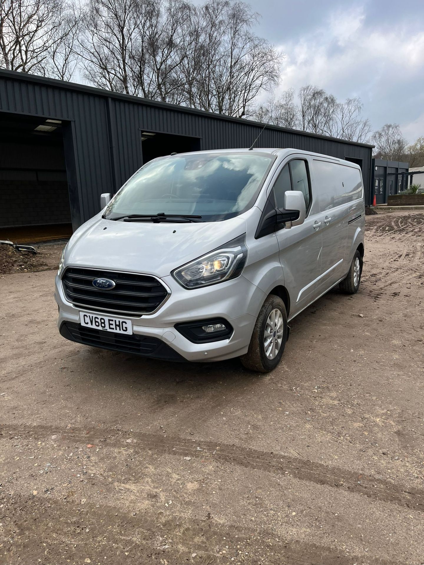 2018/68 REG FORD TRANSIT CUSTOM 300 LIMITED 2.0 DIESEL SILVER PANEL VAN, SHOWING 1 FORMER KEEPER - Image 2 of 12