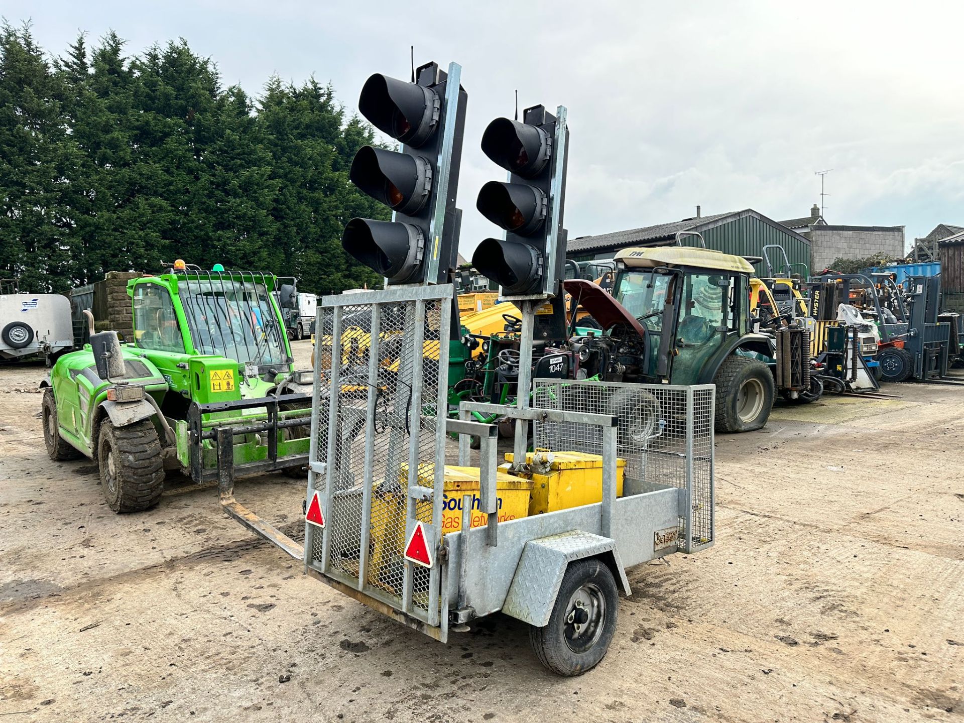 SINGLE AXLE TRAILER WITH SPW TRAFFIC LIGHTS *PLUS VAT*