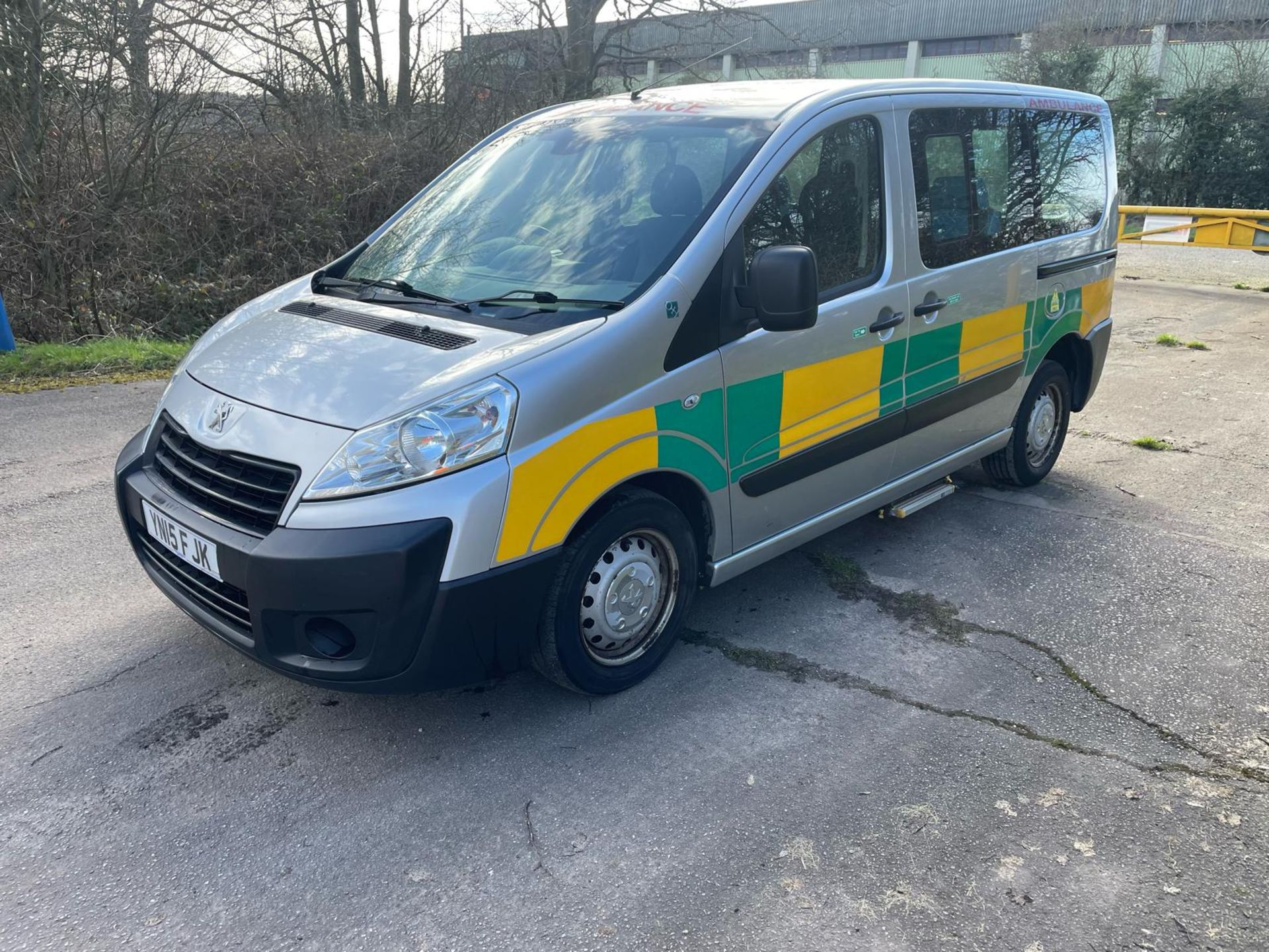 (AMBULANCE) DISABLED VEHICLE WITH RAMP! 2015/15 REG PEUGEOT EXPERT TEPEE COMFORT L1 HDI 2.0 DIESEL - Image 3 of 27