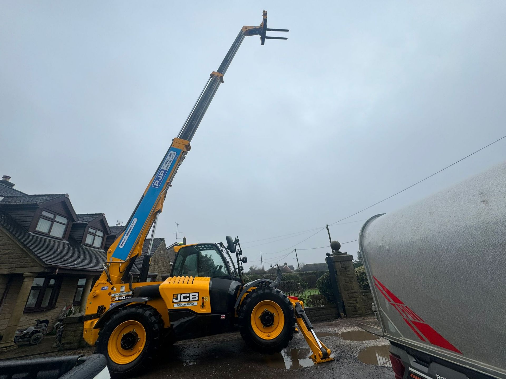 68 REG. JCB 540-140 4 TON TELESCOPIC TELEHANDLER *PLUS VAT* - Image 4 of 29