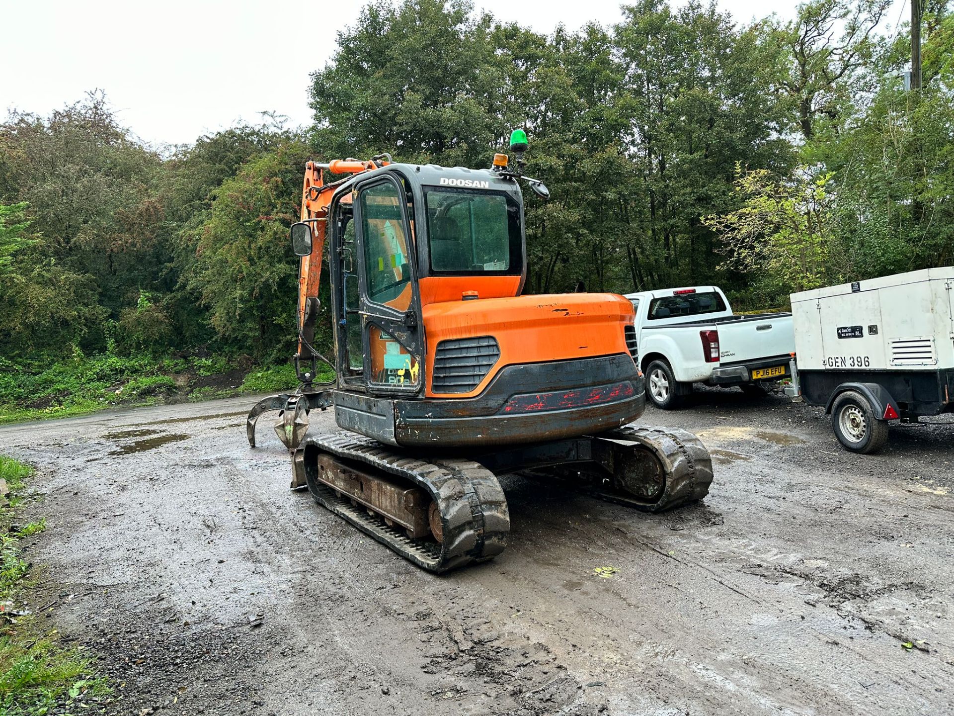 2012 DOOSAN DX80R EXCAVATOR WITH 5 TINE ORANGE PEEL GRAB *PLUS VAT* - Image 3 of 23