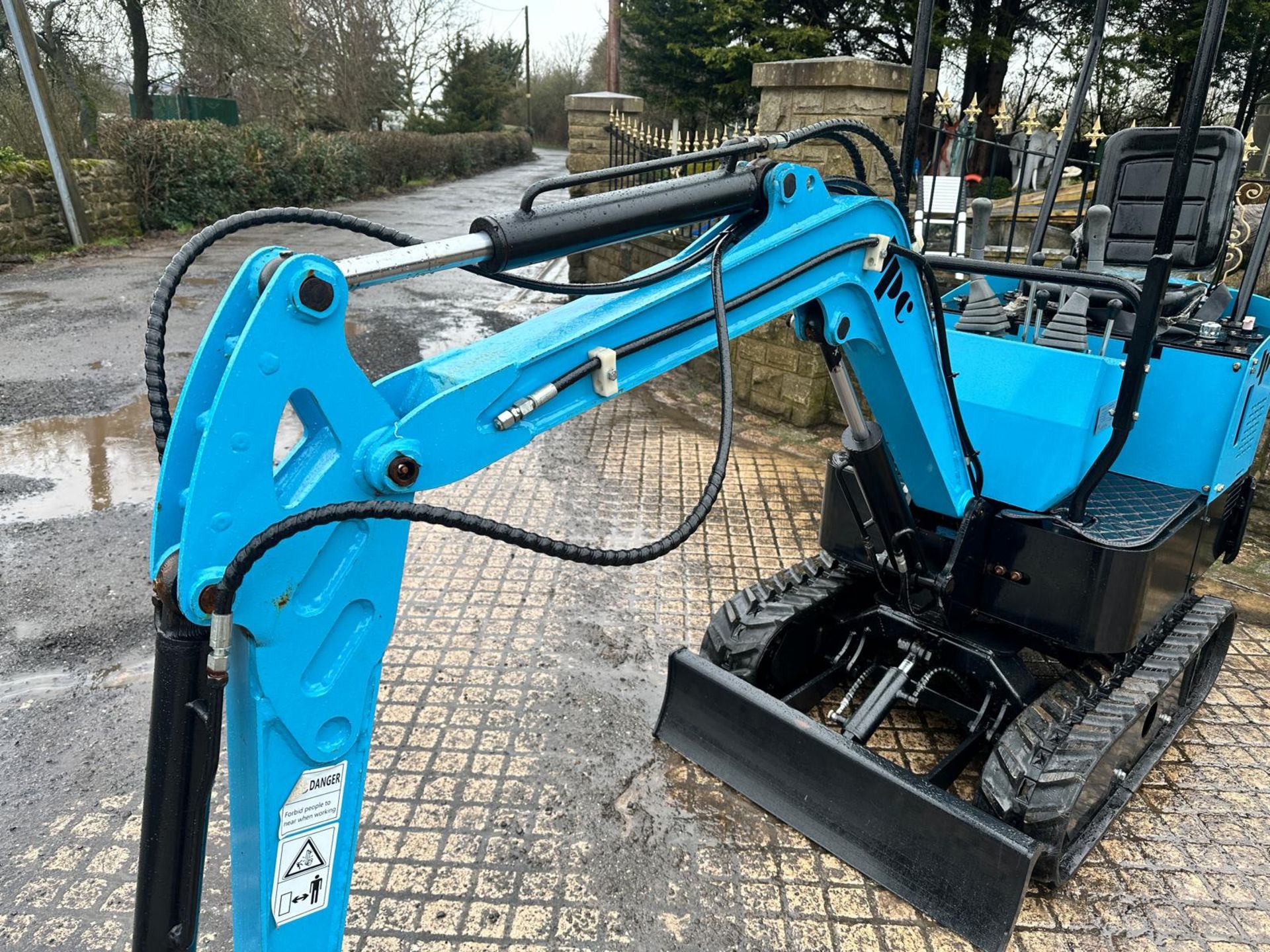 NEW/UNUSED JPC HT12 MINI EXCAVATOR *PLUS VAT* - Image 9 of 16