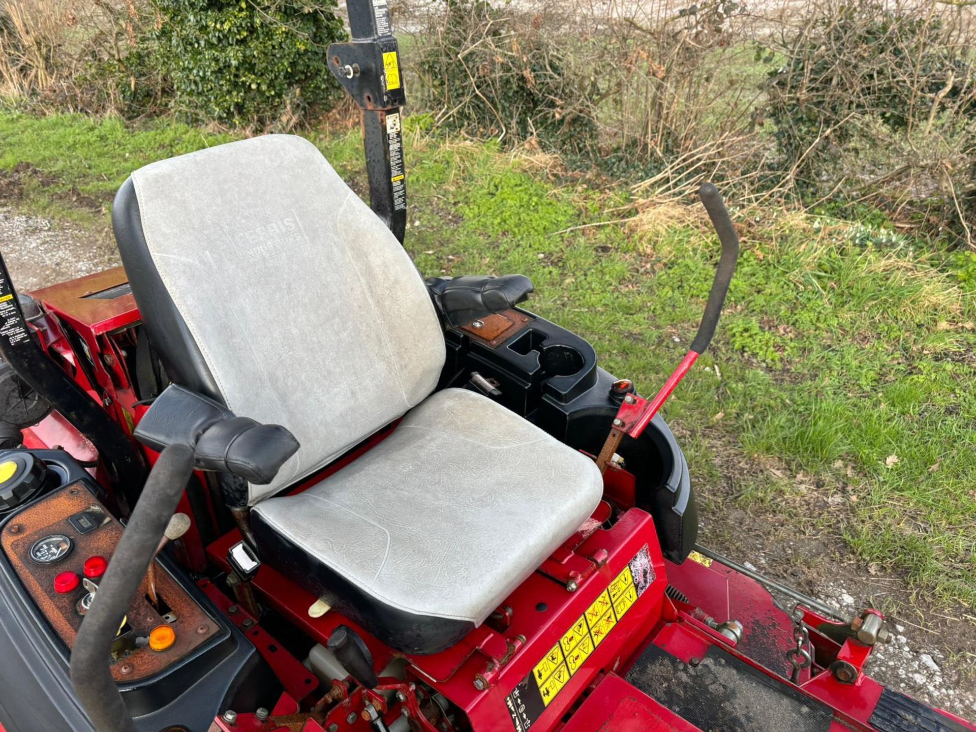 FERRIS IS4500Z DIESEL ZERO TURN MOWER *PLUS VAT* - Image 12 of 14