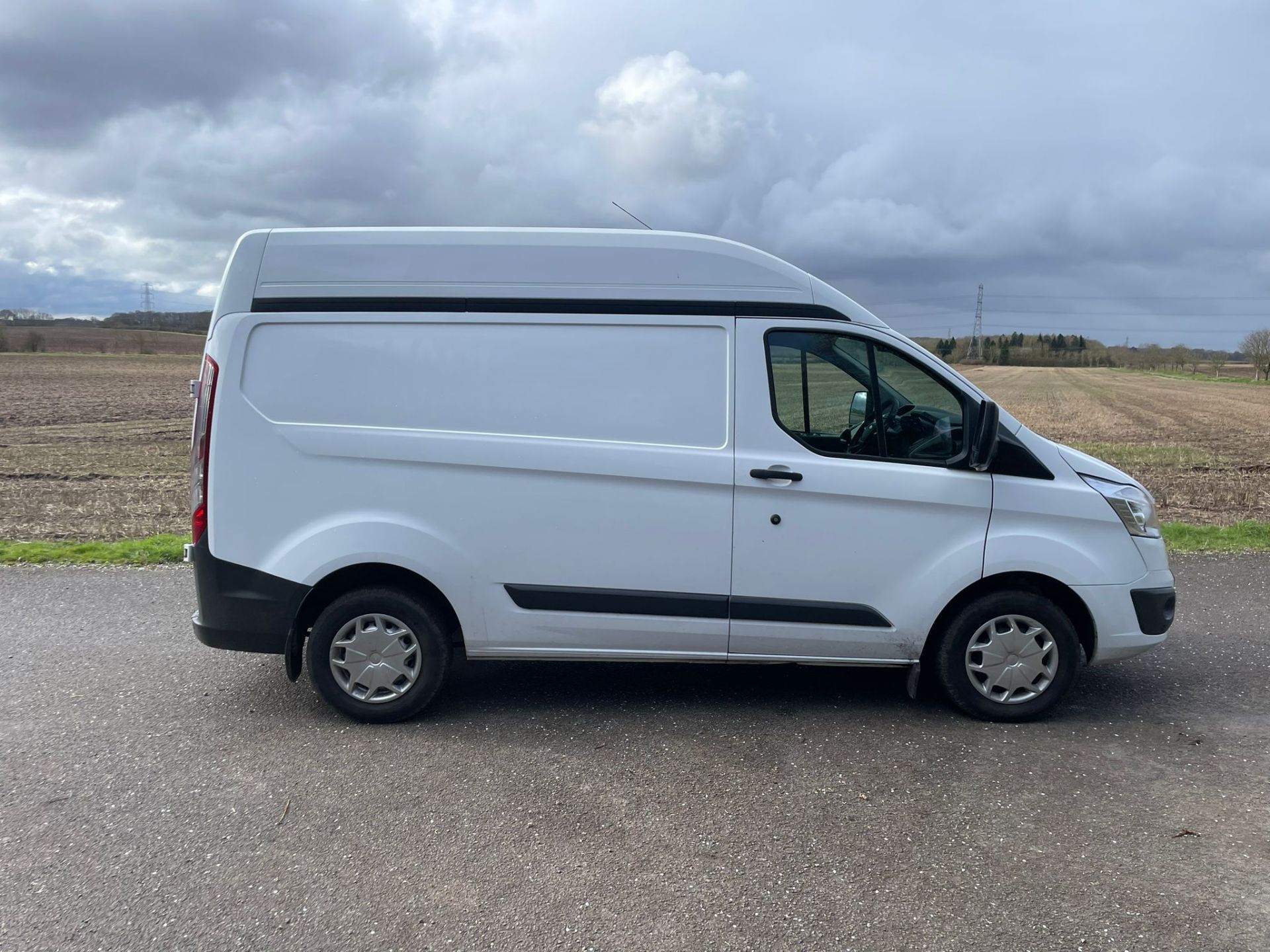 2017/67 REG FORD TRANSIT CUSTOM 290 TREND 2.0 DIESEL WHITE PANEL VAN, SHOWING 1 FORMER KEEPER - Bild 8 aus 14