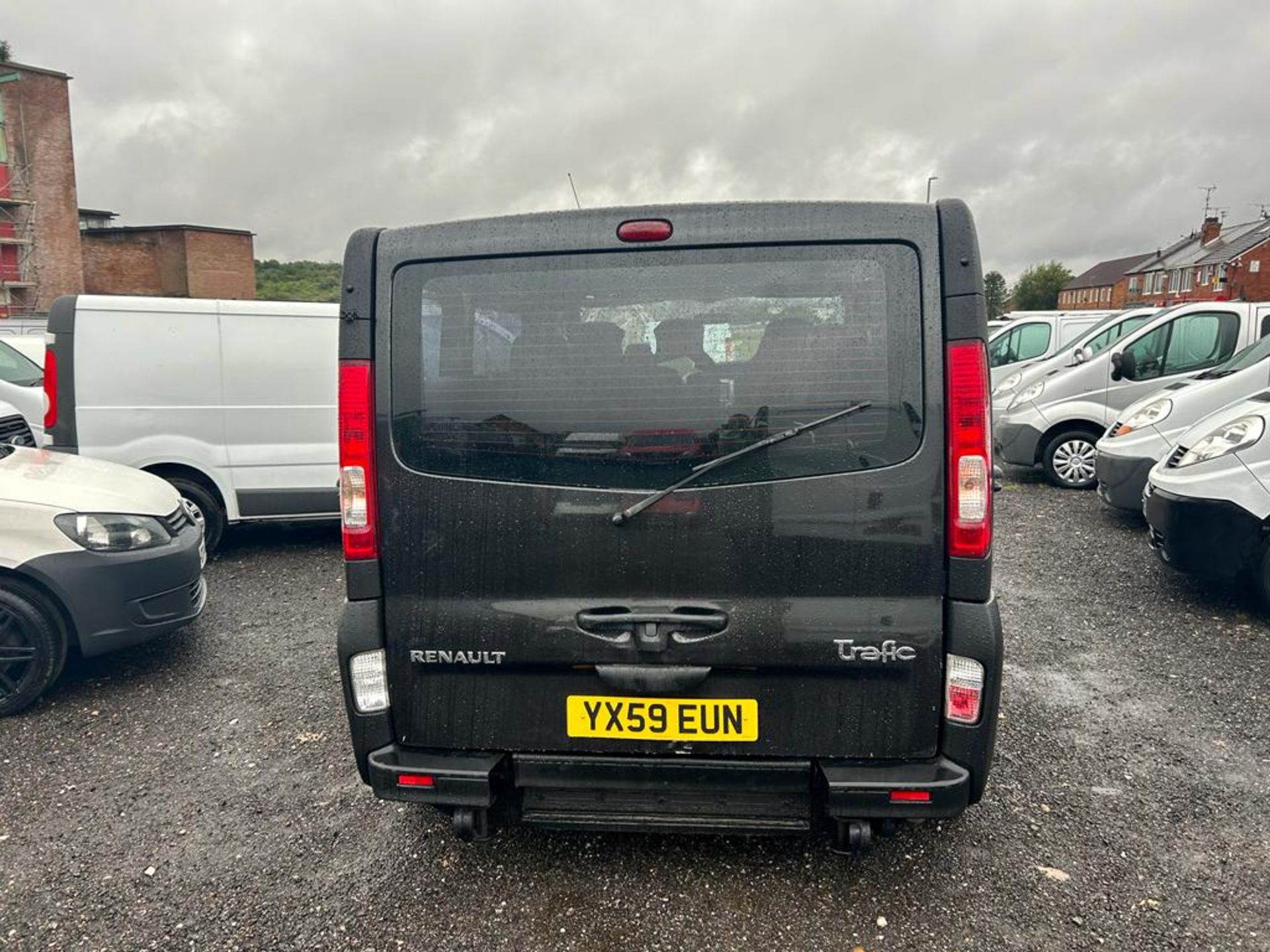 2010 RENAULT TRAFIC SL27 DCI 115 BLACK VAN DERIVED CAR WITH MOBILITY WHEELCHAIR ACCESS *NO VAT* - Image 7 of 18