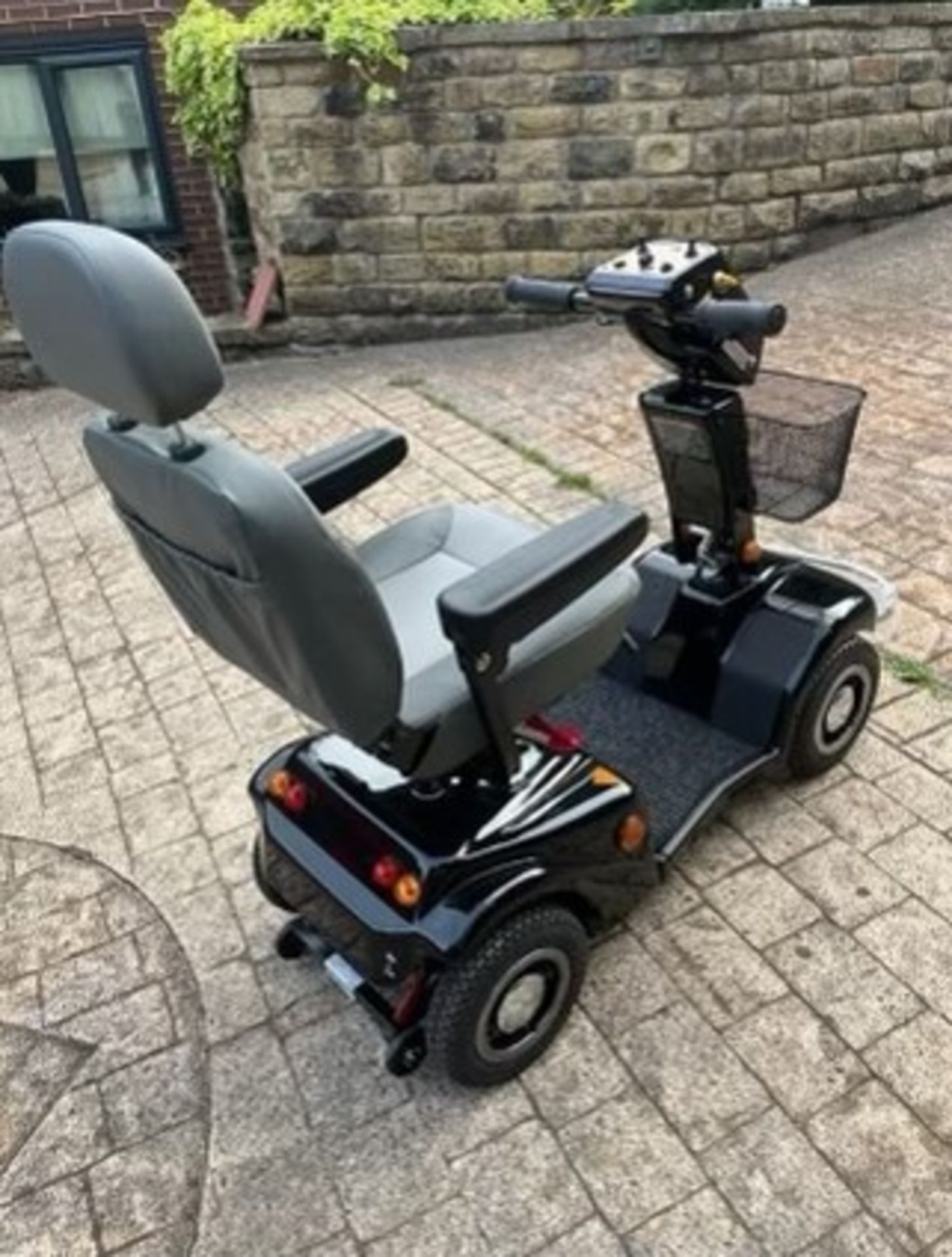 BRAND NEW ELECTRIC MOBILITY 388XL, RRP £3075 *NO VAT* - Bild 3 aus 3