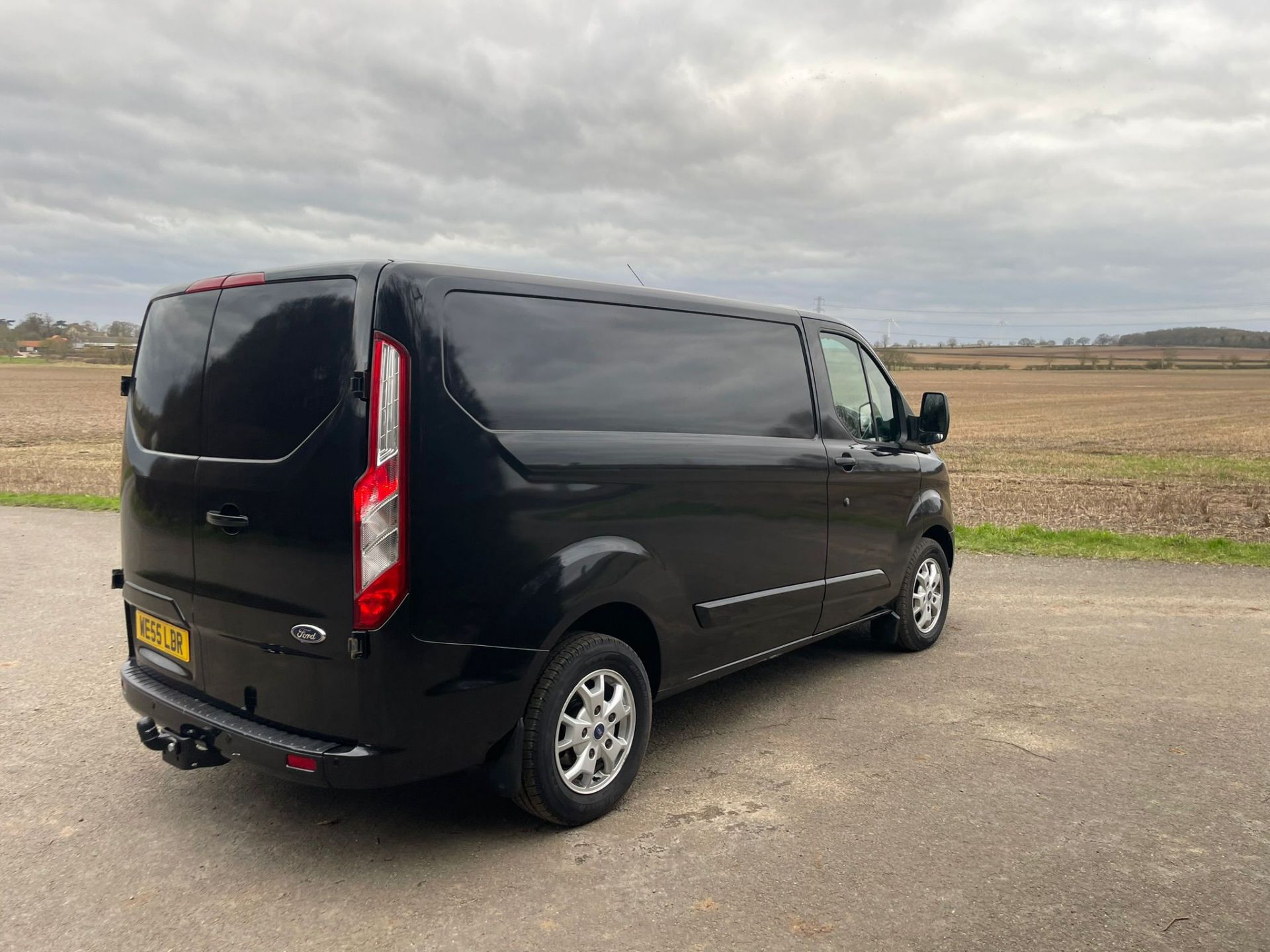 2015 FORD TRANSIT CUSTOM 270 LIMITED ECO-TECH 2.2 DIESEL BLACK PANEL VAN, SHOWING 1 FORMER KEEPER - Image 7 of 13