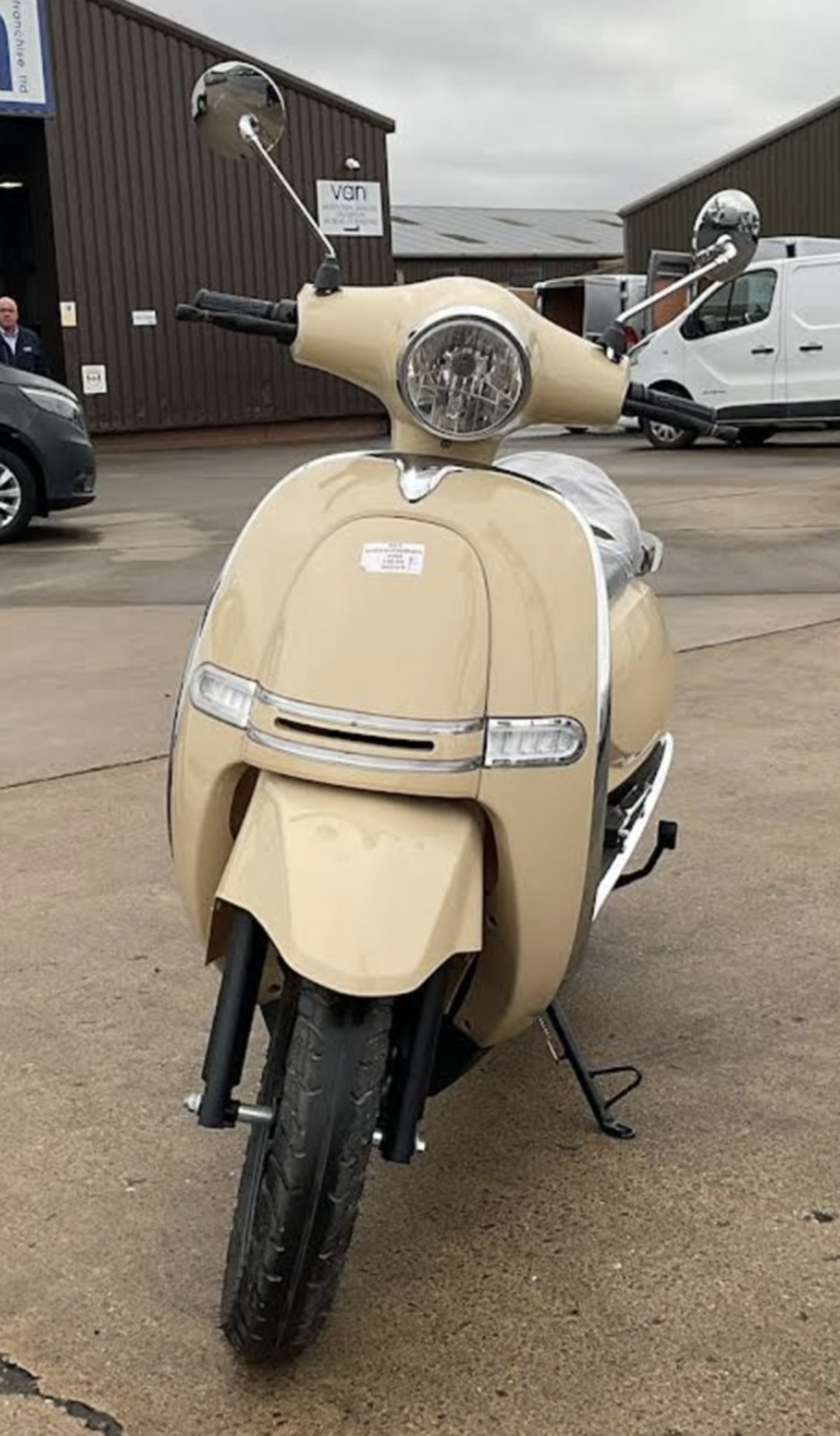 73 Reg Model 30 Roma 2000W Electric Moped *PLUS VAT* - Image 3 of 9