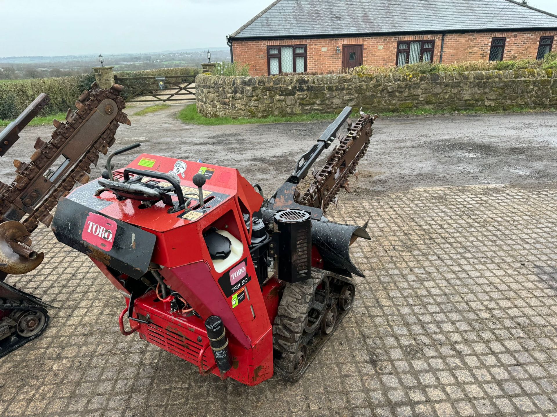 2013 TORO TRX20 TRACKED PEDESTRIAN TRENCHER *PLUS VAT* - Image 5 of 14