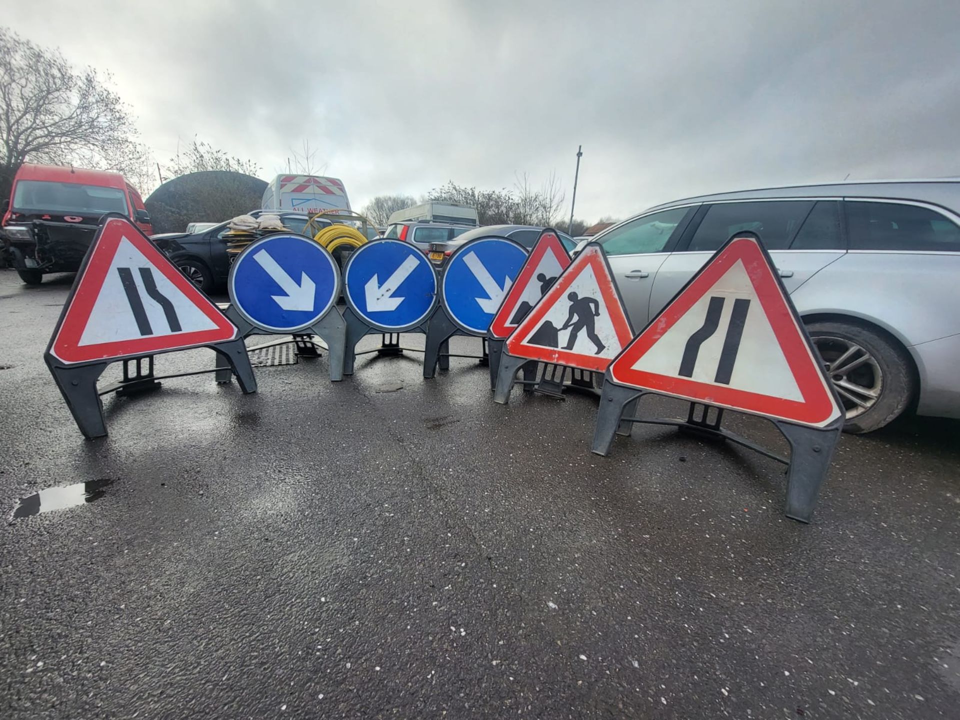 Joblot of Assorted Roadwork Equiptment and Signage *NO VAT* - Image 7 of 24