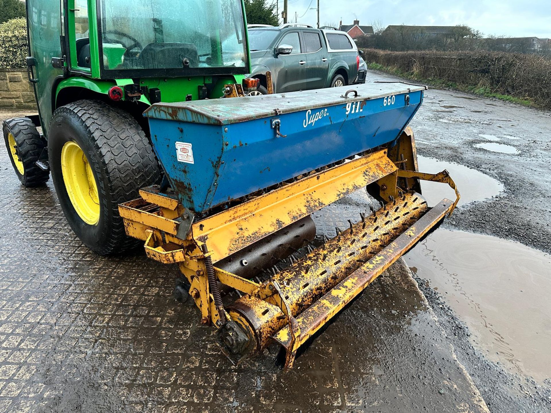 GILL/WOODS SUPER TURF SU-660 OVERSEEDER GRASS SEEDER *PLUS VAT*