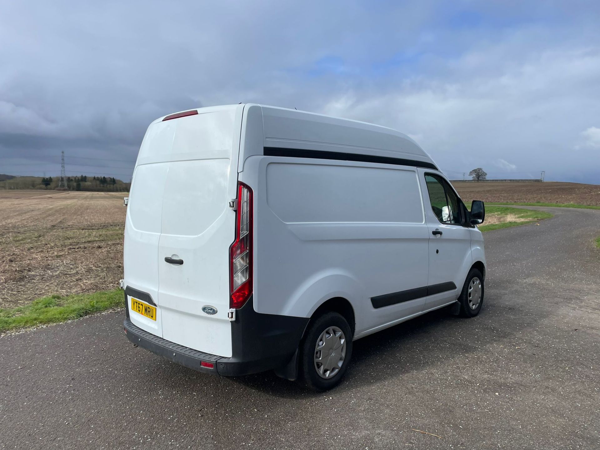 2017/67 REG FORD TRANSIT CUSTOM 290 TREND 2.0 DIESEL WHITE PANEL VAN, SHOWING 1 FORMER KEEPER - Bild 7 aus 14