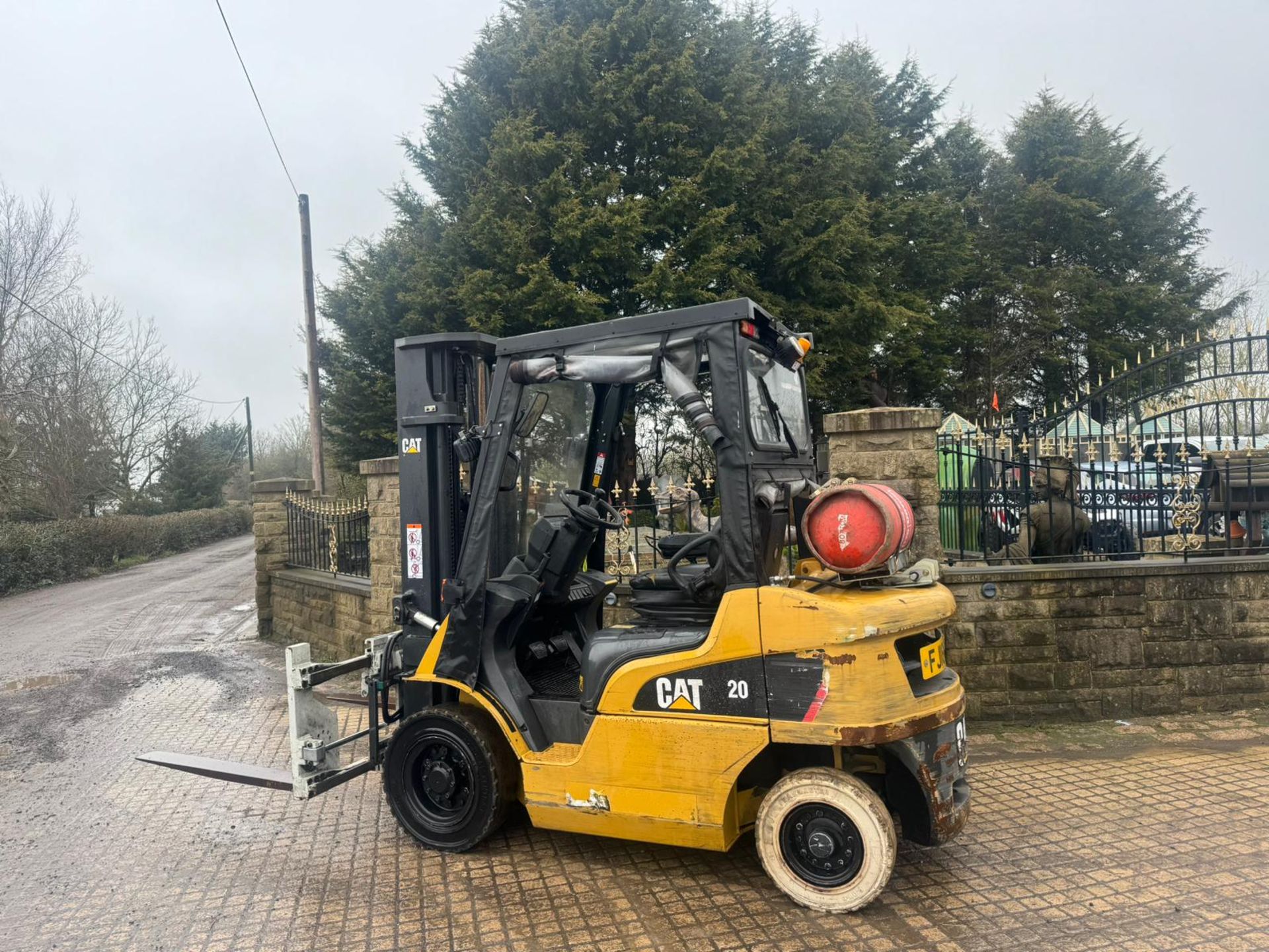 2018 CAT GP20NT 2 TON FORKLIFT *PLUS VAT* - Image 4 of 17