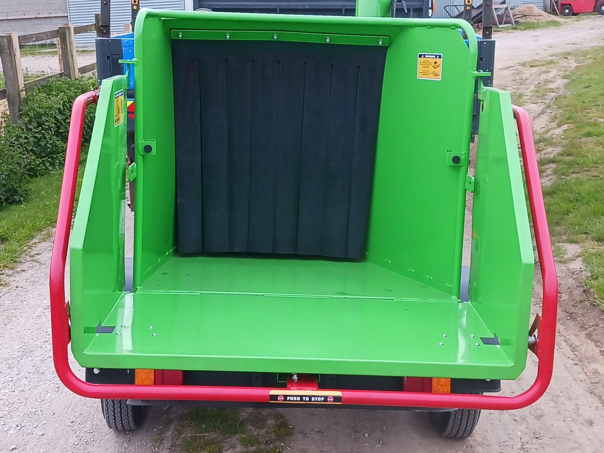 NEW and UNUSED 2023 Model Summerdale Expert 764cc Hydraulic Wood Chipper *PLUS VAT* - Image 2 of 17