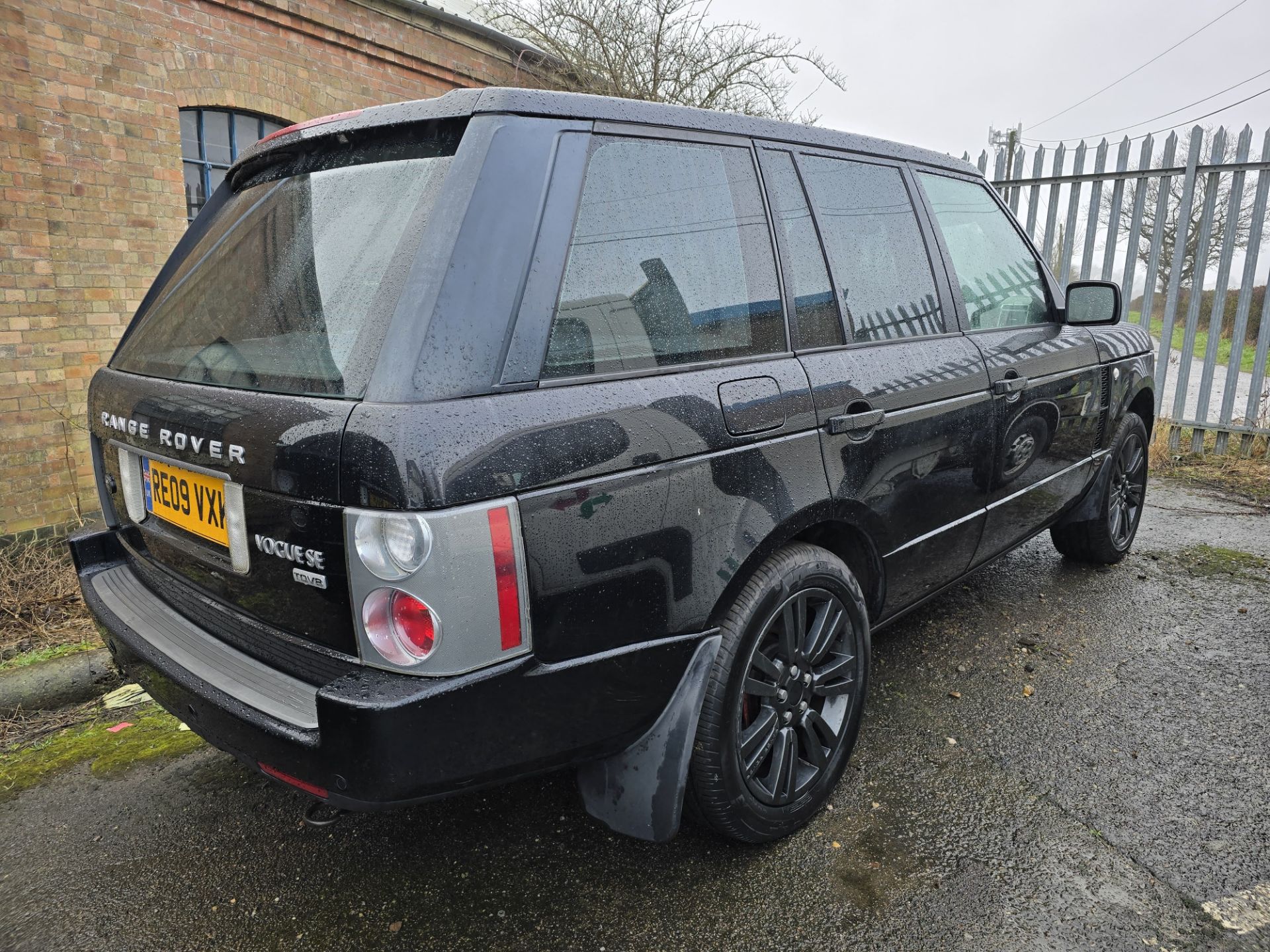 2009/09 REG LAND ROVER RANGE VOGUE SE AUTOMATIC 3.6 TURBOCHARGED DIESEL V8 *NO VAT* - Image 5 of 19