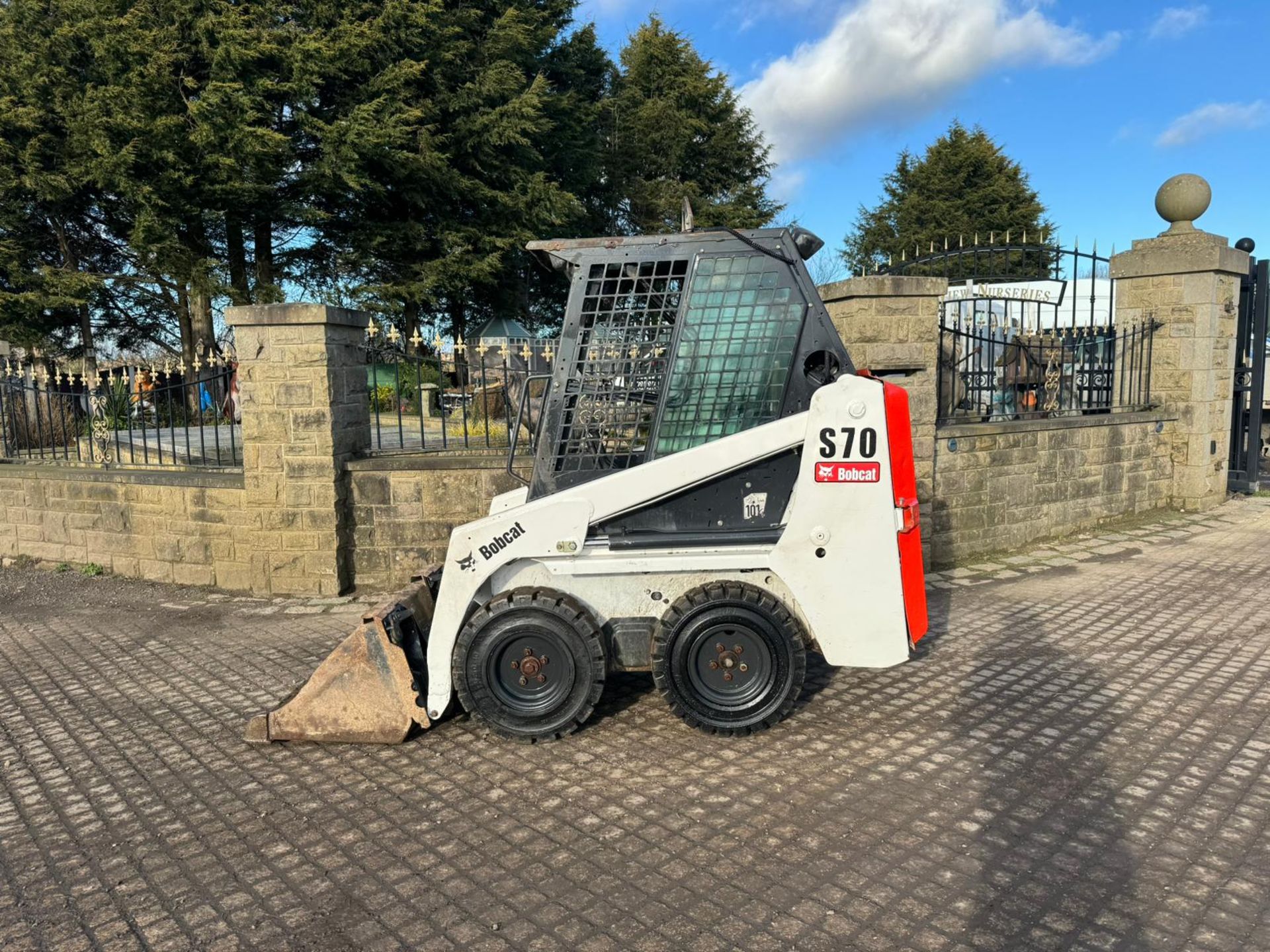 2015 BOBCAT S70 COMPACT WHEELED SKIDSTEER LOADER *PLUS VAT* - Image 2 of 18