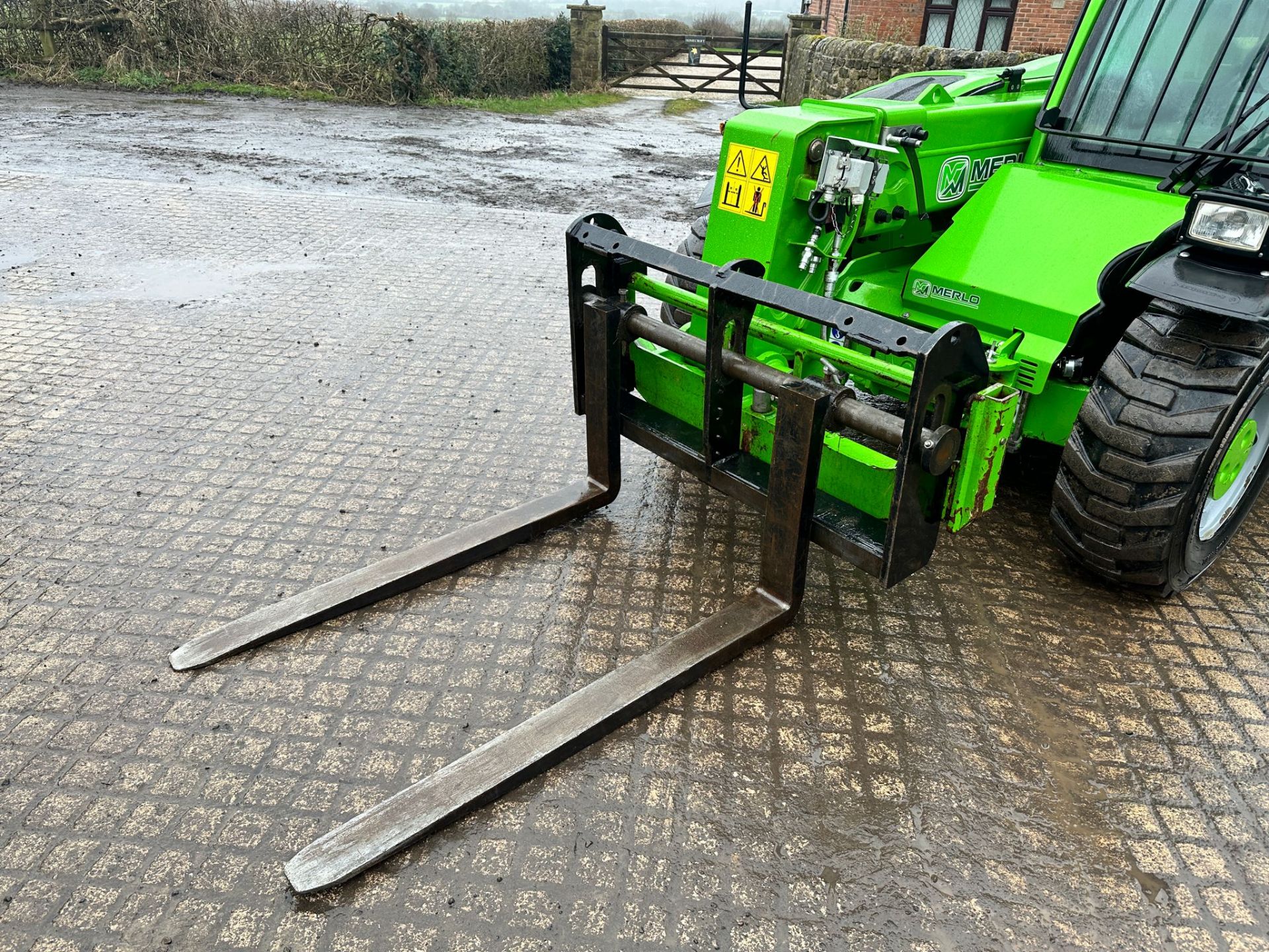 2022 MERLO P27.6 PLUS 4WD 2.7 TON COMPACT TELESCOPIC TELEHANDLER *PLUS VAT* - Image 5 of 25