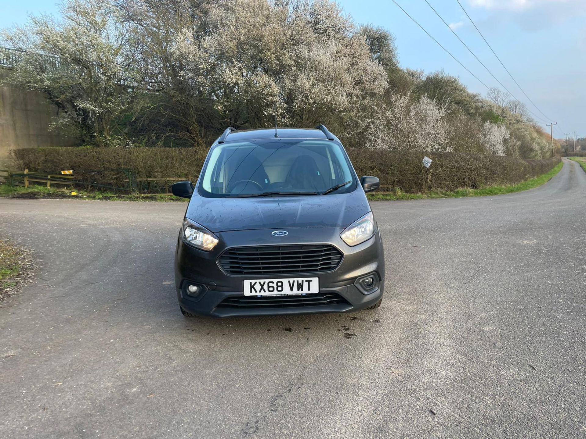 2018/68 REG FORD TRANSIT COURIER TREND TDCI 1.5 DIESEL GREY PANEL VAN, SHOWING 1 FORMER KEEPER - Image 2 of 13