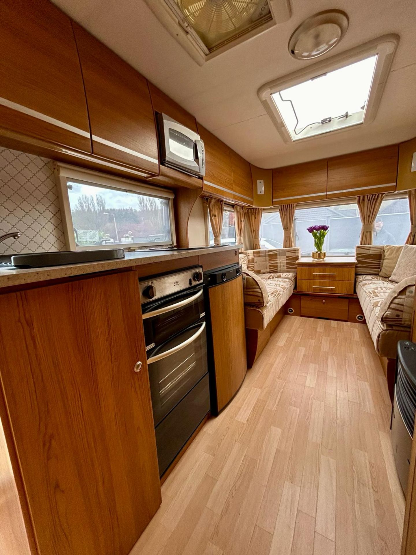2010 BAILEY PAGEANT SERIES 7 MOVER & AWNING CARAVAN *NO VAT* - Image 8 of 19