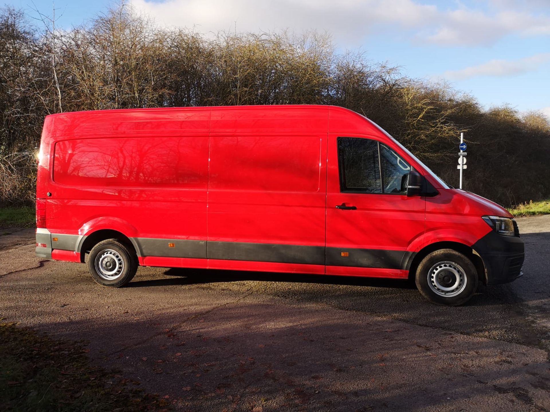 2019/19 REG VOLKSWAGEN CRAFTER CR35 STARTLINE TDI 2.0 DIESEL RED PANEL VAN, SHOWING 1 FORMER KEEPER - Image 7 of 13