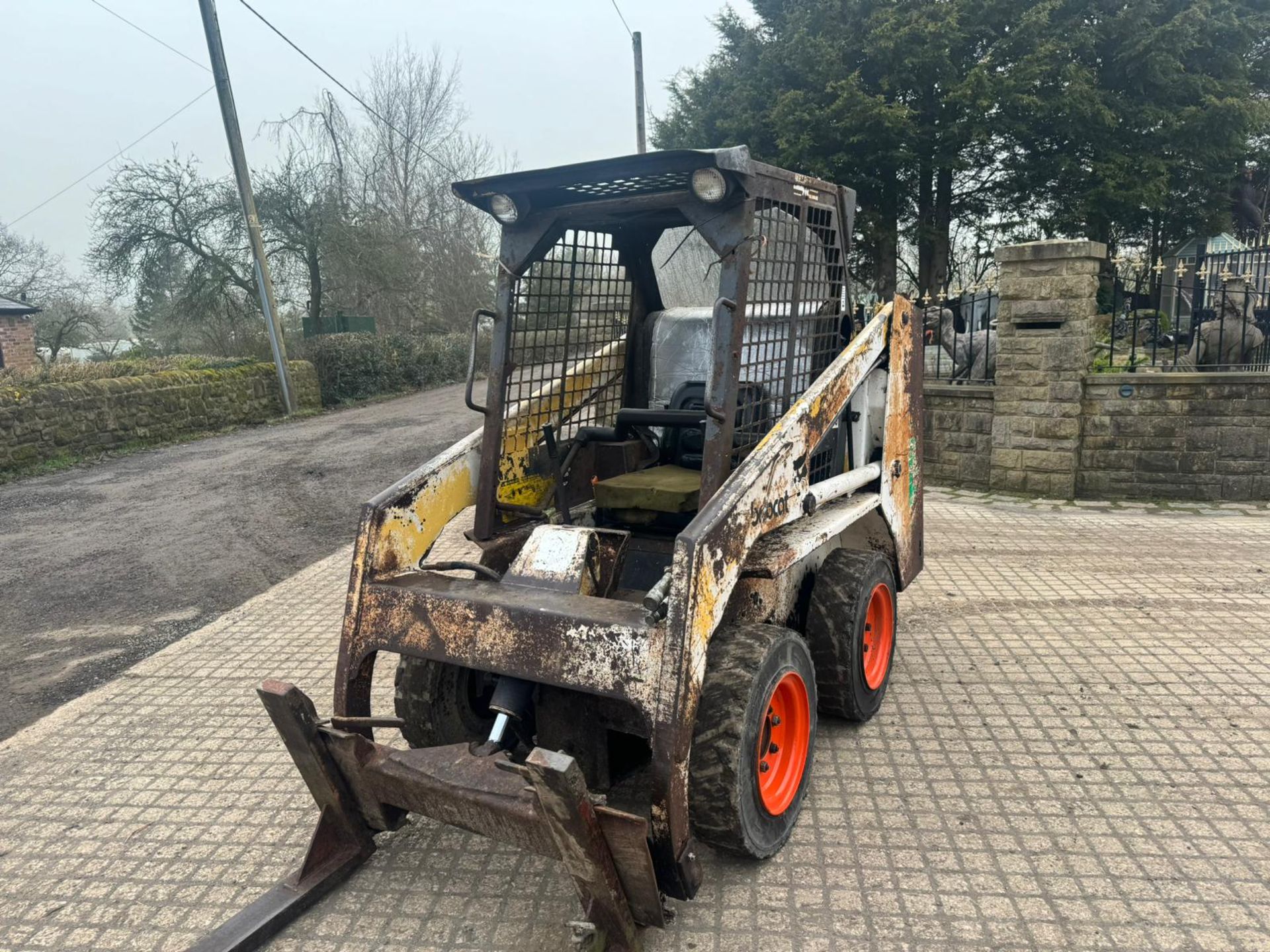 BOBCAT 641 SKIDSTEER LOADER WITH FORK ATTACHMENTS *PLUS VAT* - Bild 2 aus 15