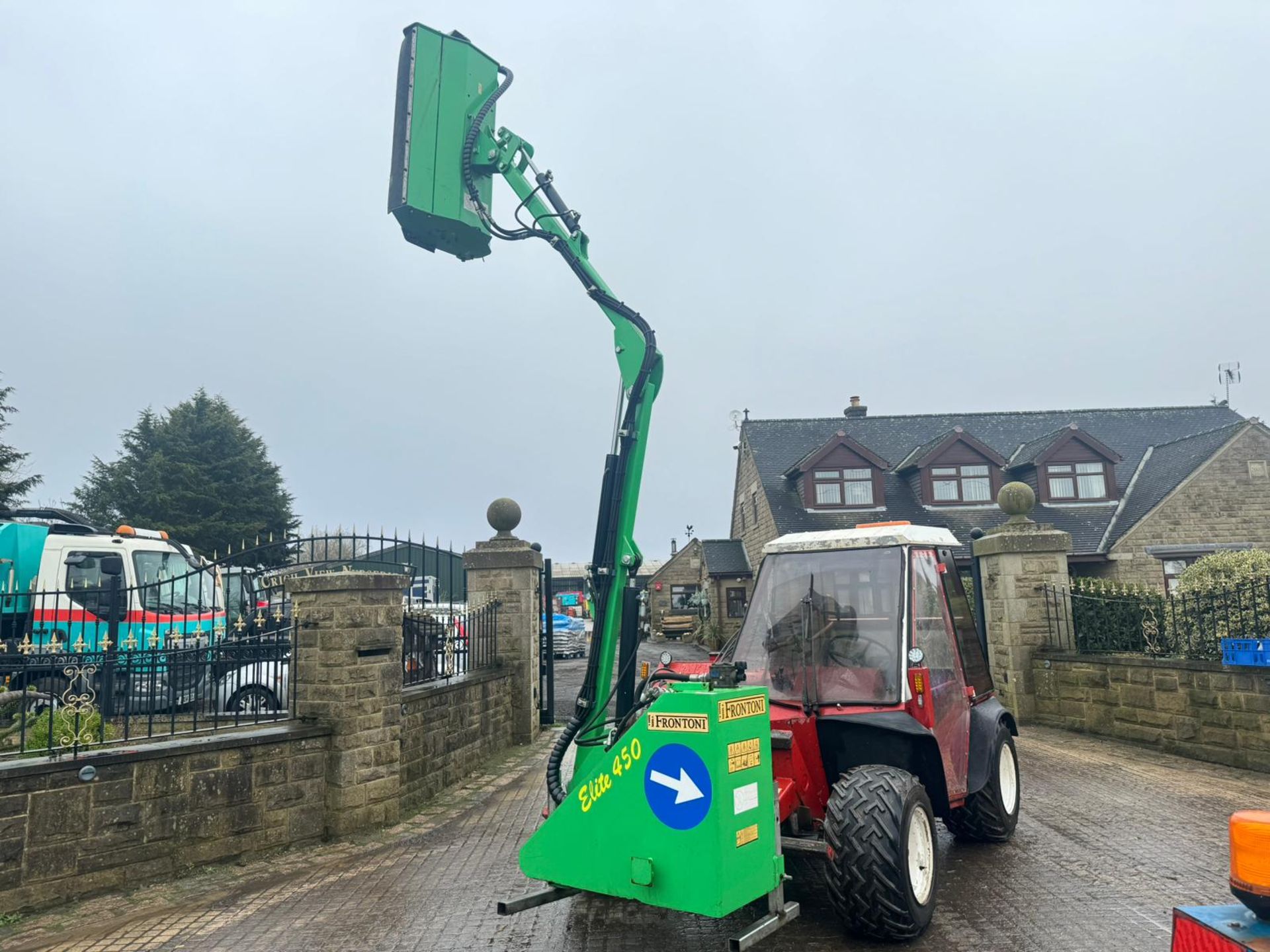 AEBI TERRATRAC TT80 4WD BANK/SLOPE TRACTOR WITH 2017 FRONTONI ELITE 450 HEDGE CUTTER *NO VAT* - Image 2 of 17