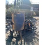 SHOT BLASTING POT WITH ACCESSORIES *PLUS VAT*