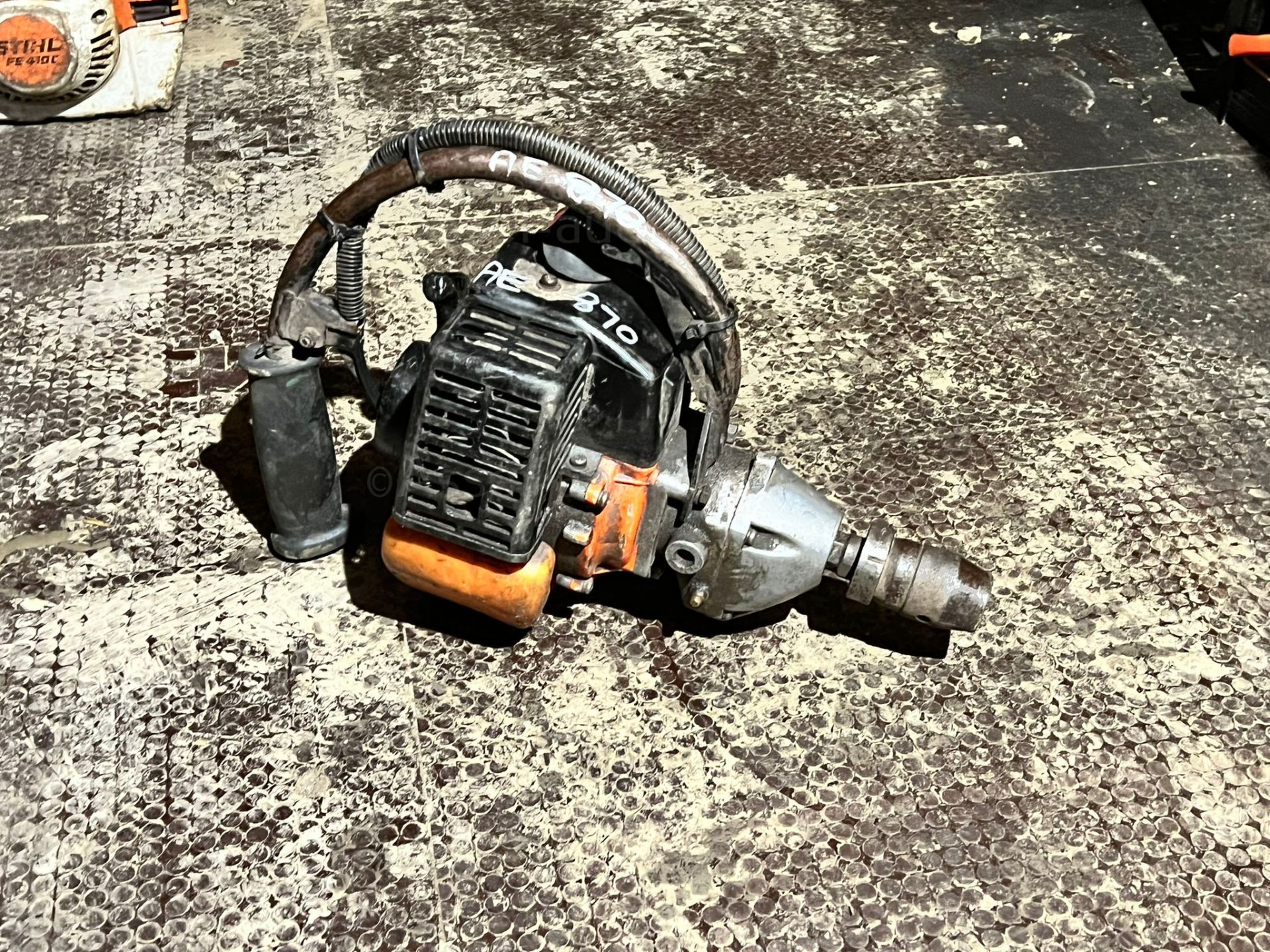 PETROL HANDHELD DRILL, RUNS AND WORKS, HANDLE NEEDS SOME TLC *PLUS VAT*