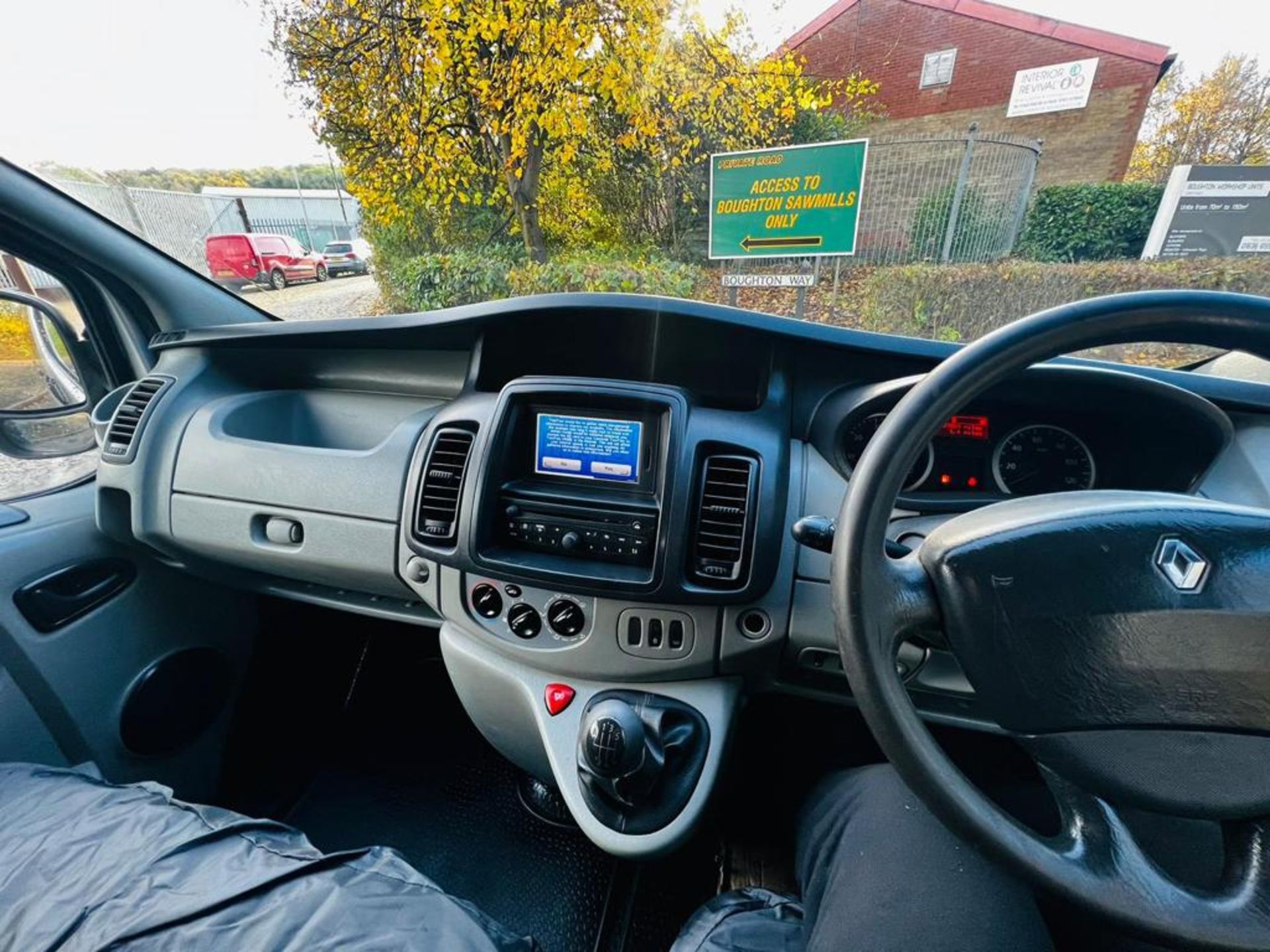 2012 RENAULT TRAFIC LL29 DCI SILVER PANEL VAN *NO VAT* - Image 12 of 16