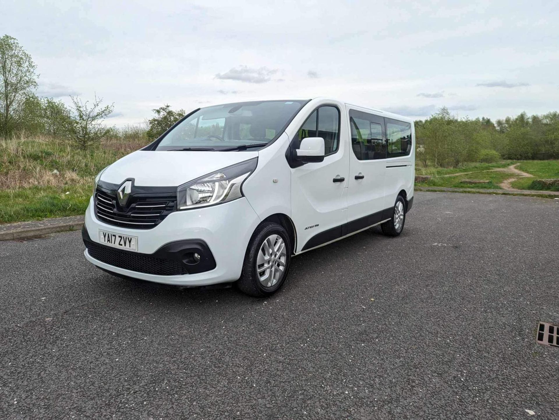 2017/17 REG RENAULT TRAFIC LL29 SPORT ENERGY DCI 1.6 DIESEL 9 SEATER VAN, SHOWING 1 FORMER KEEPER - Image 7 of 24