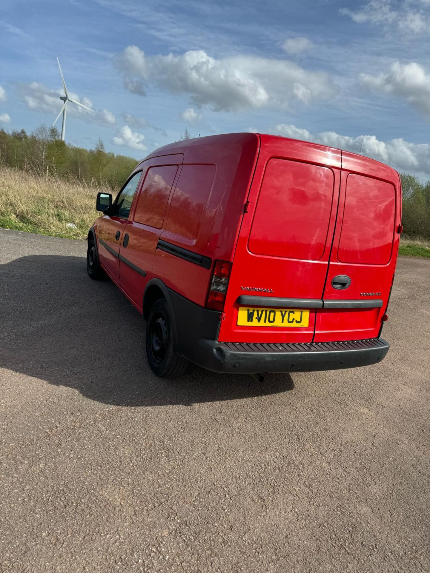 2010/10 REG VAUXHALL COMBO 1700 CDTI 1.2 DIESEL RED PANEL VAN, SHOWING 1 FORMER KEEPER *NO VAT* - Image 4 of 8