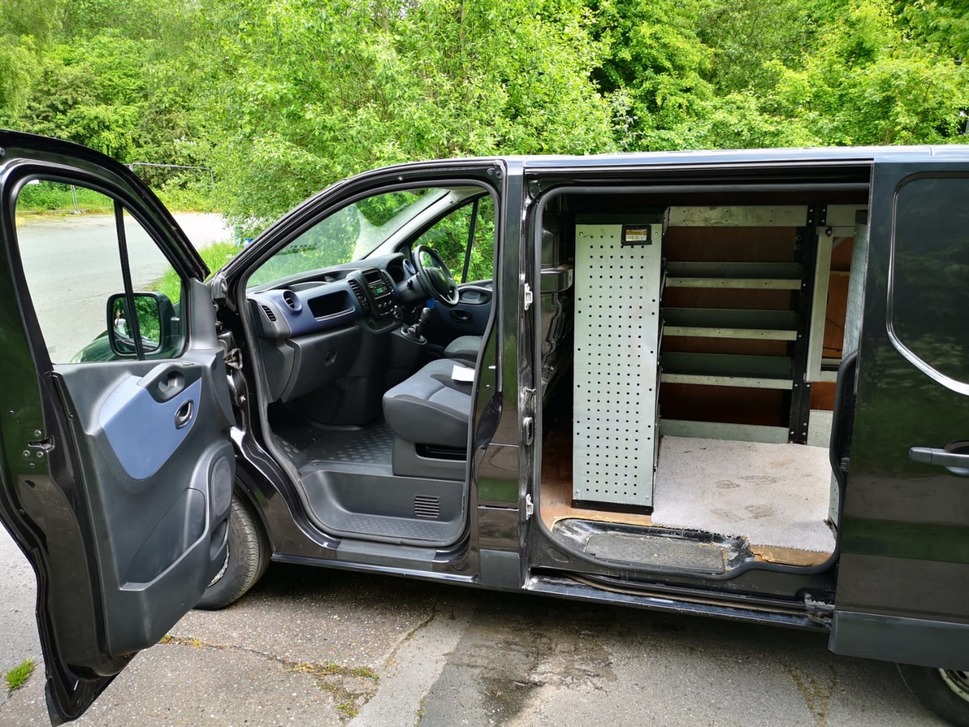 2017 VAUXHALL VIVARO 2700 CDTI BLACK PANEL VAN *NO VAT* - Image 5 of 17