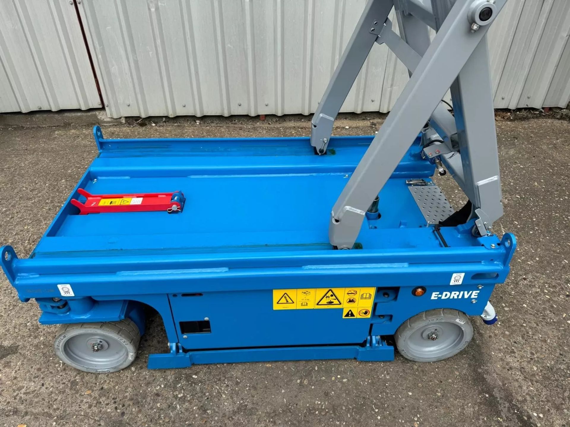 Genie GS1432m E – Drive Eelectric Scissor Lift *NO VAT* - Image 3 of 8