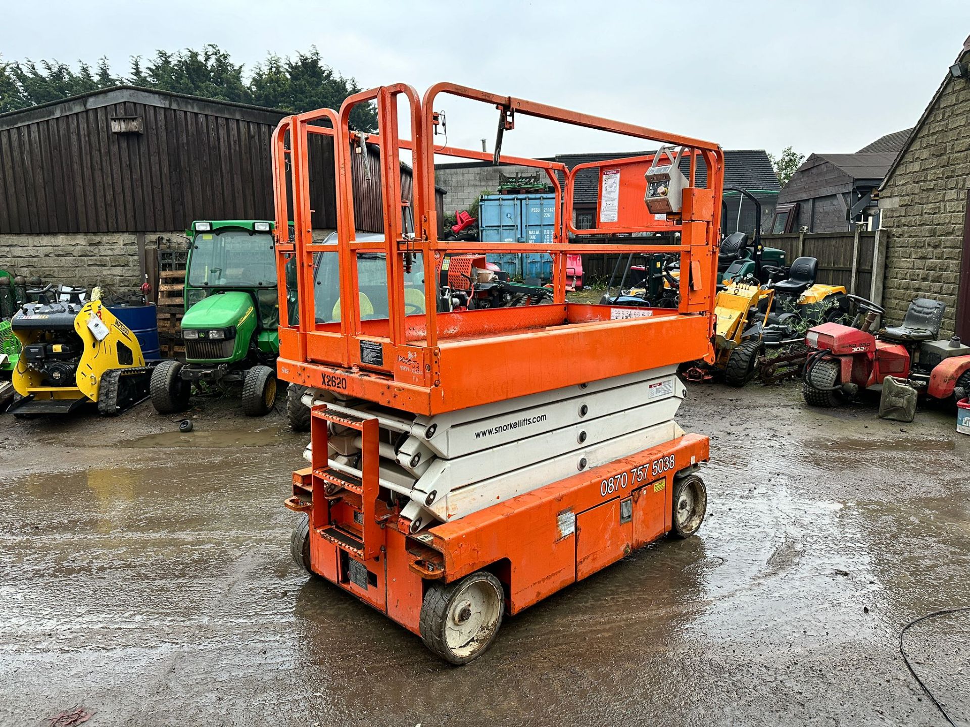 2016 SNORKEL S4726E ELECTRIC SCISSOR LIFT *PLUS VAT* - Image 4 of 12