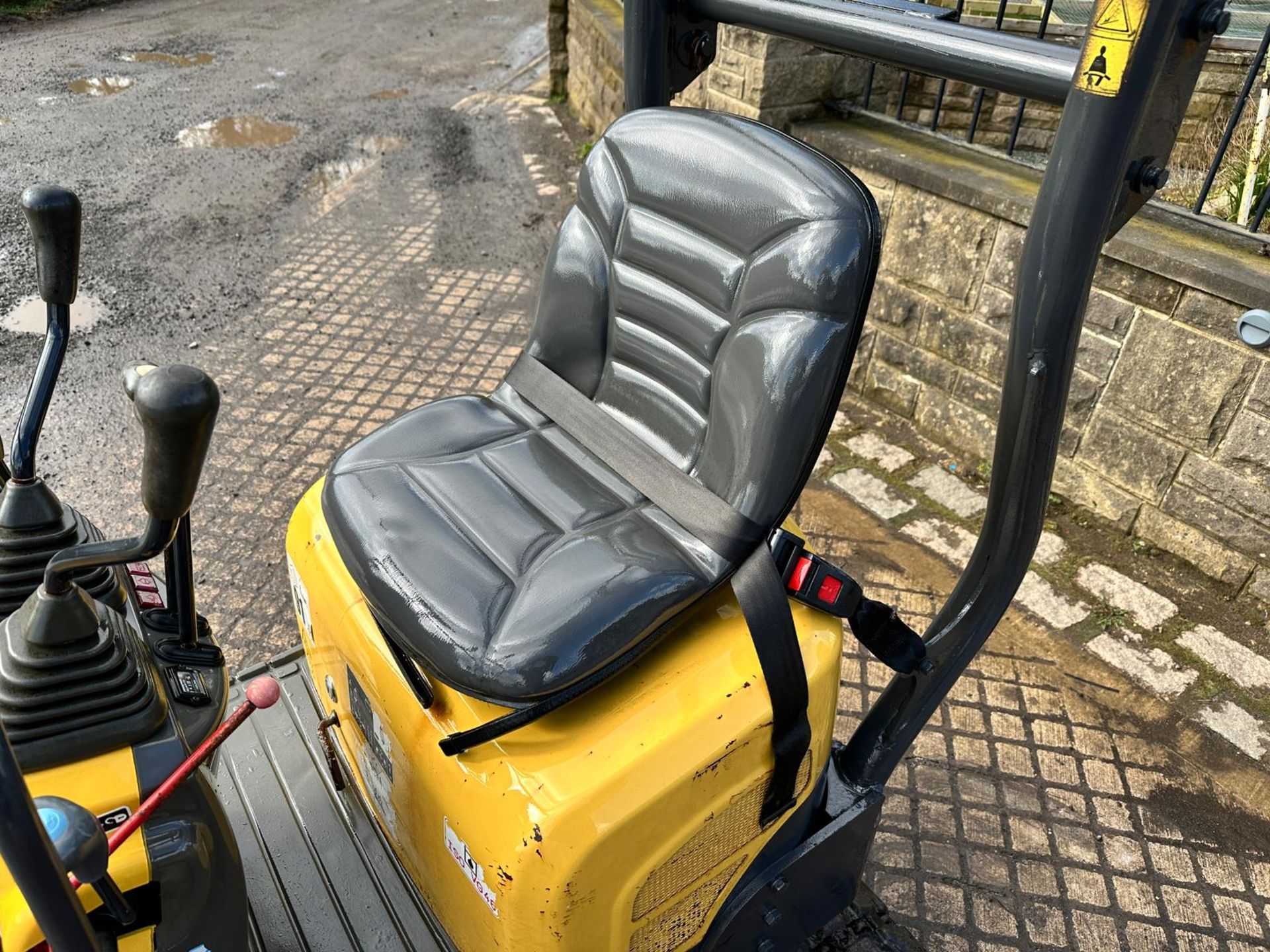 2017 YANMAR SV08 MINI EXCAVATOR *PLUS VAT* - Image 16 of 20