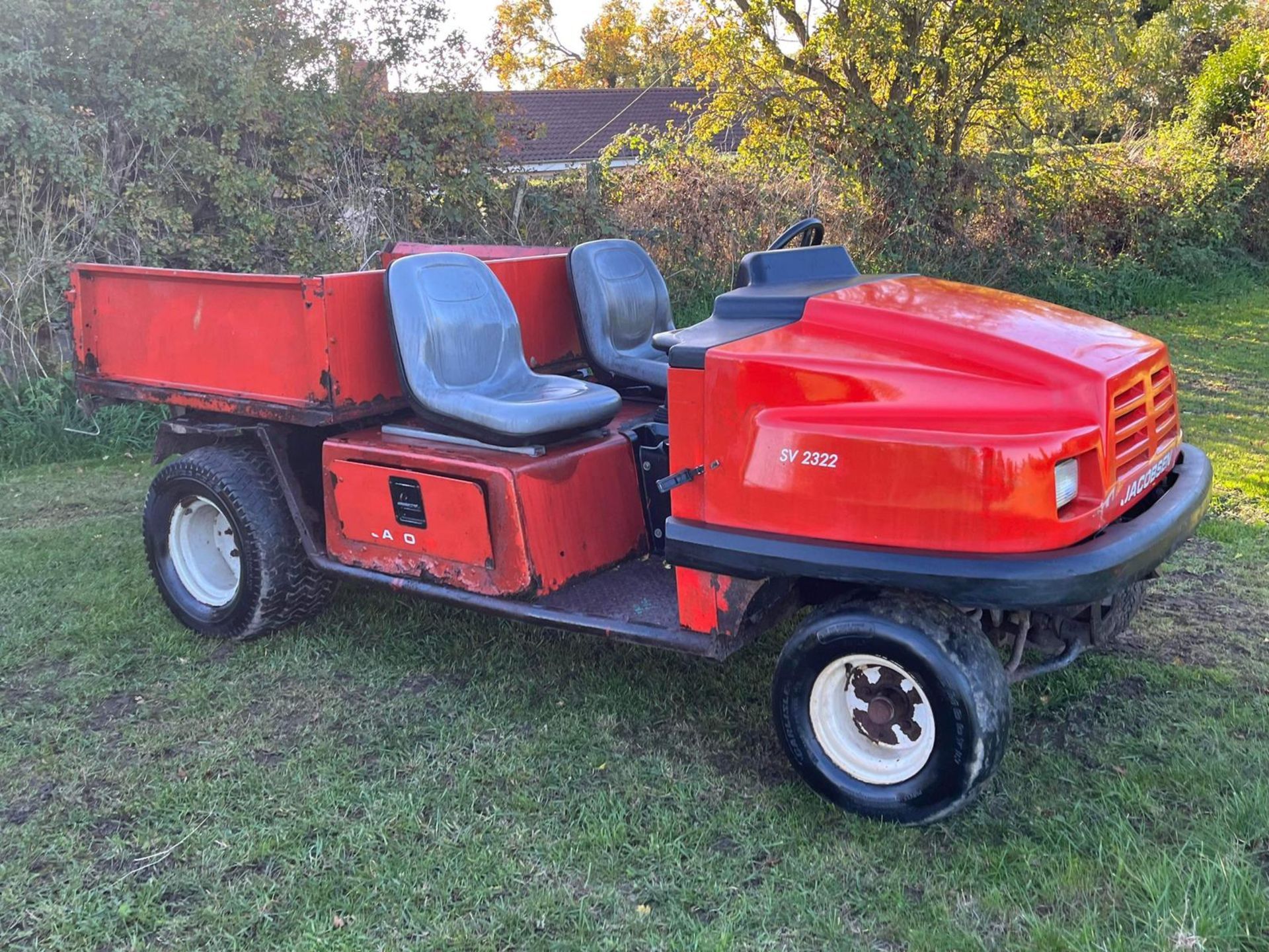 JACOBSEN SV2322 UTILITY VEHICLE - RUNS DRIVES AND TIPS *PLUS VAT* - Image 7 of 14