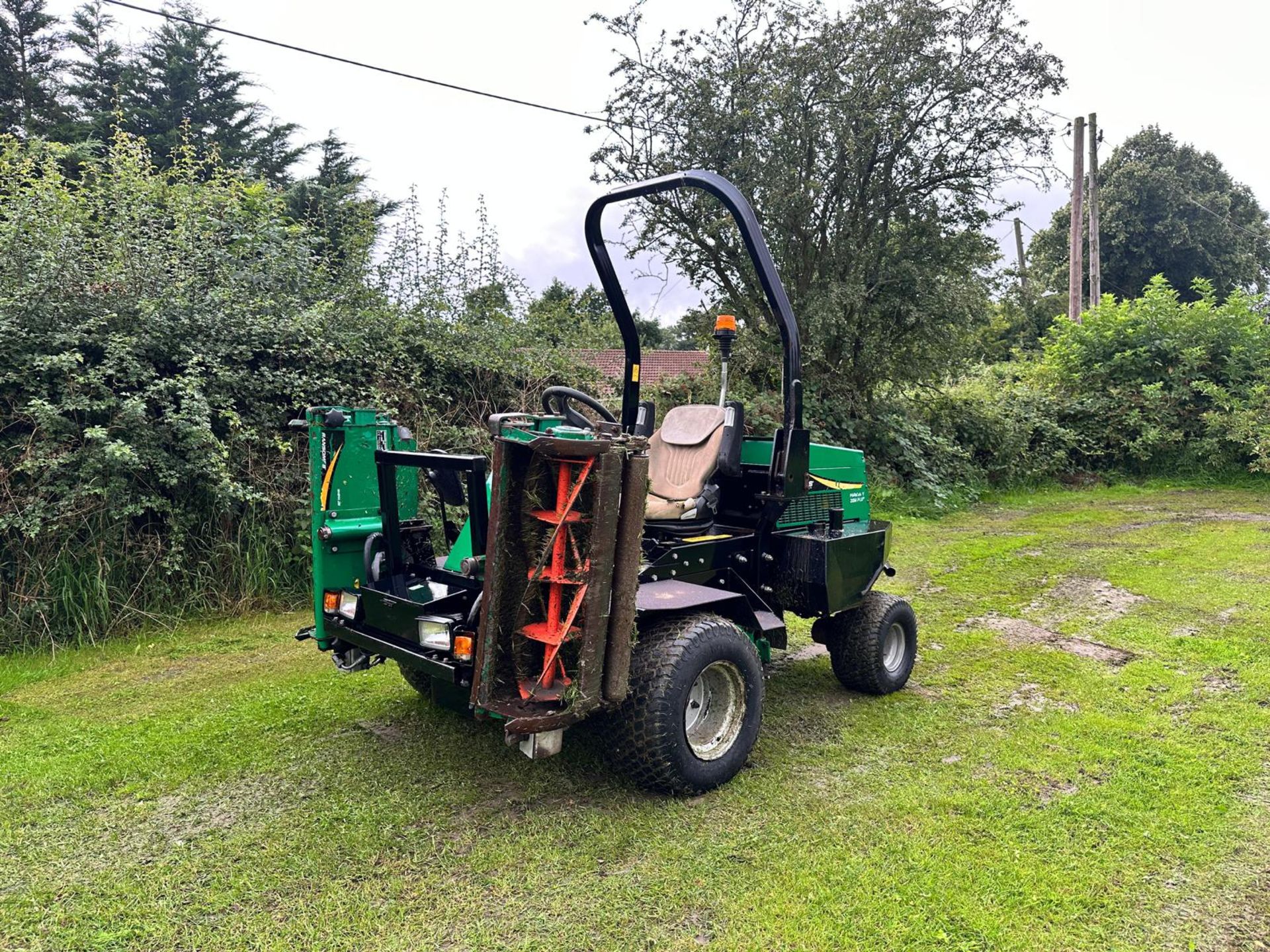 2010 RANSOMES PARKWAY 2250 PLUS 4WD 3 GANG CYLINDER MOWER *PLUS VAT* - Image 5 of 19