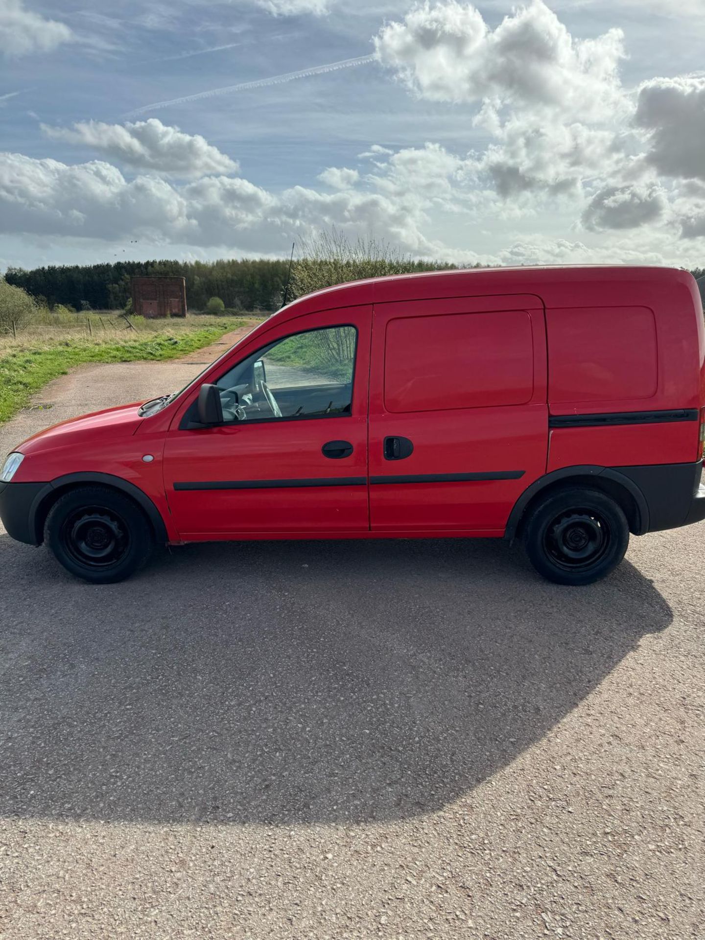 2010/10 REG VAUXHALL COMBO 1700 CDTI 1.2 DIESEL RED PANEL VAN, SHOWING 1 FORMER KEEPER *NO VAT* - Image 3 of 8